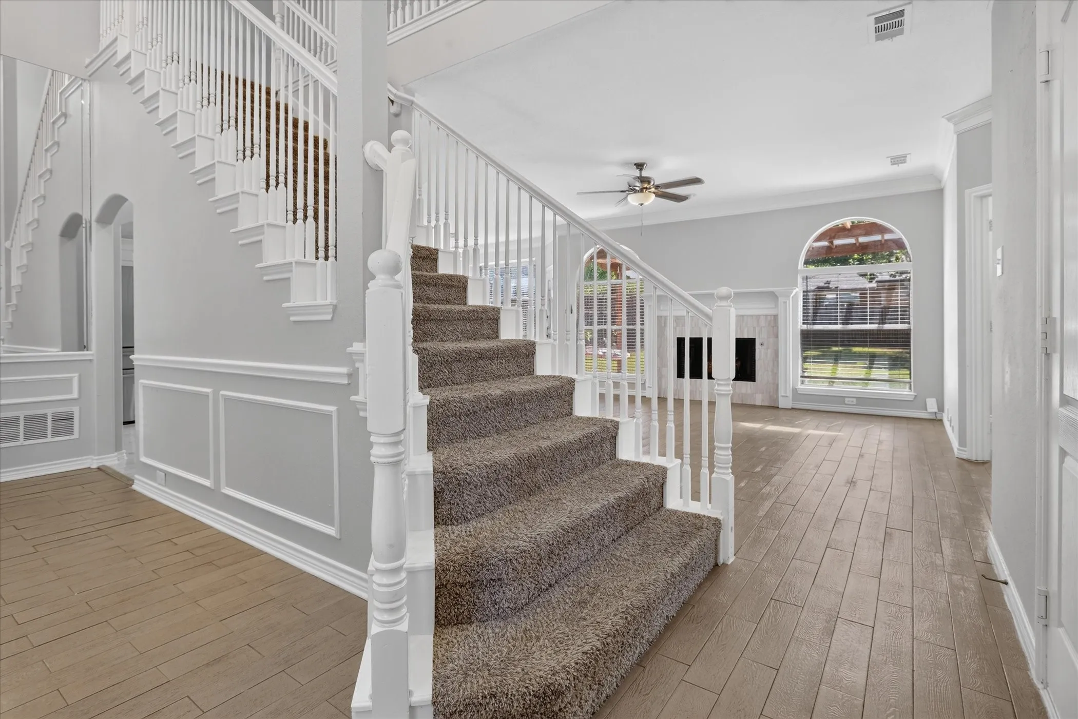 Single Family Residence For Rent in Denton County , 805 Sierra Lane, Flower Mound, Texas 75028, 3 Bedroom, 3 Bathroom, 2 Garage spaces, 1,952 Sqft, built in 1995, mls#21394788, Real Estate Agent in Flower Mound, Homes For Rent in Denton county, Homes For Rent in Flower Mound, Realtor in Flower Mound Texas, Real Estate Brokerage Independent Realty Texas, Luminita Cordes Realtor