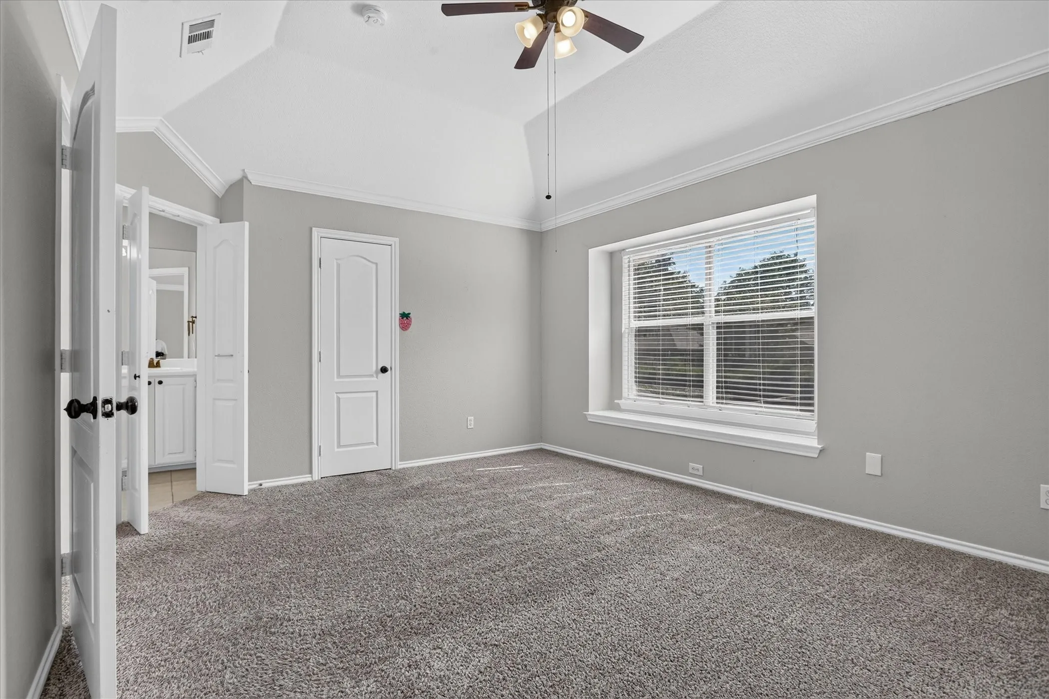 Single Family Residence For Rent in Denton County , 805 Sierra Lane, Flower Mound, Texas 75028, 3 Bedroom, 3 Bathroom, 2 Garage spaces, 1,952 Sqft, built in 1995, mls#21394788, Real Estate Agent in Flower Mound, Homes For Rent in Denton county, Homes For Rent in Flower Mound, Realtor in Flower Mound Texas, Real Estate Brokerage Independent Realty Texas, Luminita Cordes Realtor