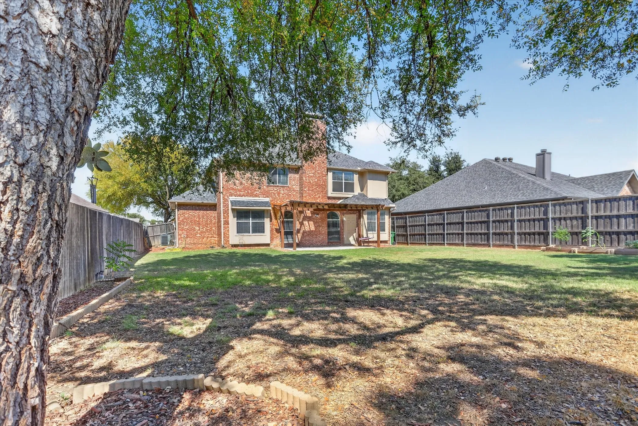 Single Family Residence For Rent in Denton County , 805 Sierra Lane, Flower Mound, Texas 75028, 3 Bedroom, 3 Bathroom, 2 Garage spaces, 1,952 Sqft, built in 1995, mls#21394788, Real Estate Agent in Flower Mound, Homes For Rent in Denton county, Homes For Rent in Flower Mound, Realtor in Flower Mound Texas, Real Estate Brokerage Independent Realty Texas, Luminita Cordes Realtor