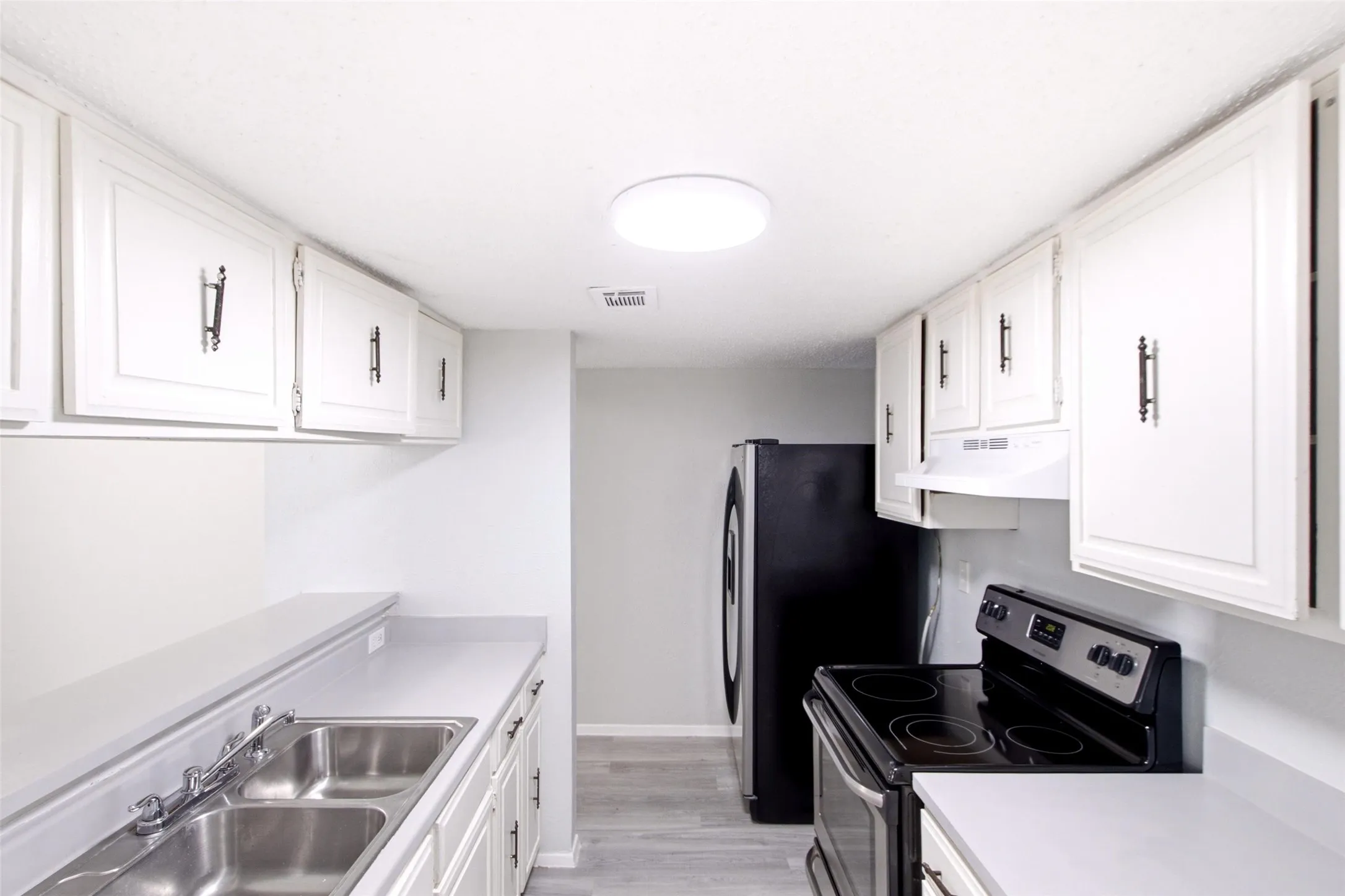 Condominium For Rent in Dallas County , 8560 Park Lane #50, Dallas, Texas 75231, 3 Bedroom, 2 Bathroom, Garage spaces, 1,310 Sqft, built in 1974, mls#21409576, Real Estate Agent in Dallas, Homes For Rent in Dallas county, Homes For Rent in Dallas, Realtor in Dallas Texas, Real Estate Brokerage Independent Realty Texas, Luminita Cordes Realtor