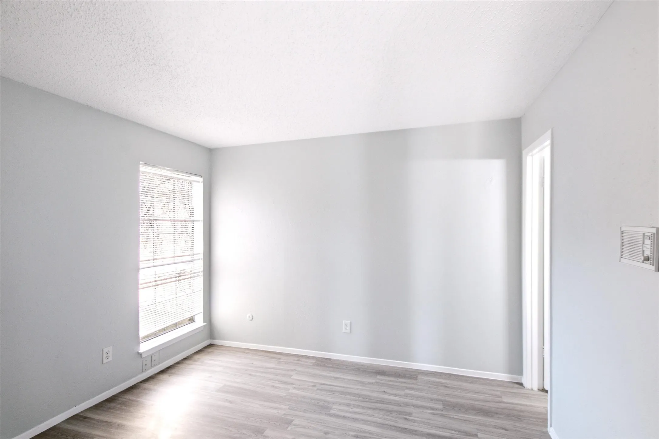 Condominium For Rent in Dallas County , 8560 Park Lane #50, Dallas, Texas 75231, 3 Bedroom, 2 Bathroom, Garage spaces, 1,310 Sqft, built in 1974, mls#21409576, Real Estate Agent in Dallas, Homes For Rent in Dallas county, Homes For Rent in Dallas, Realtor in Dallas Texas, Real Estate Brokerage Independent Realty Texas, Luminita Cordes Realtor