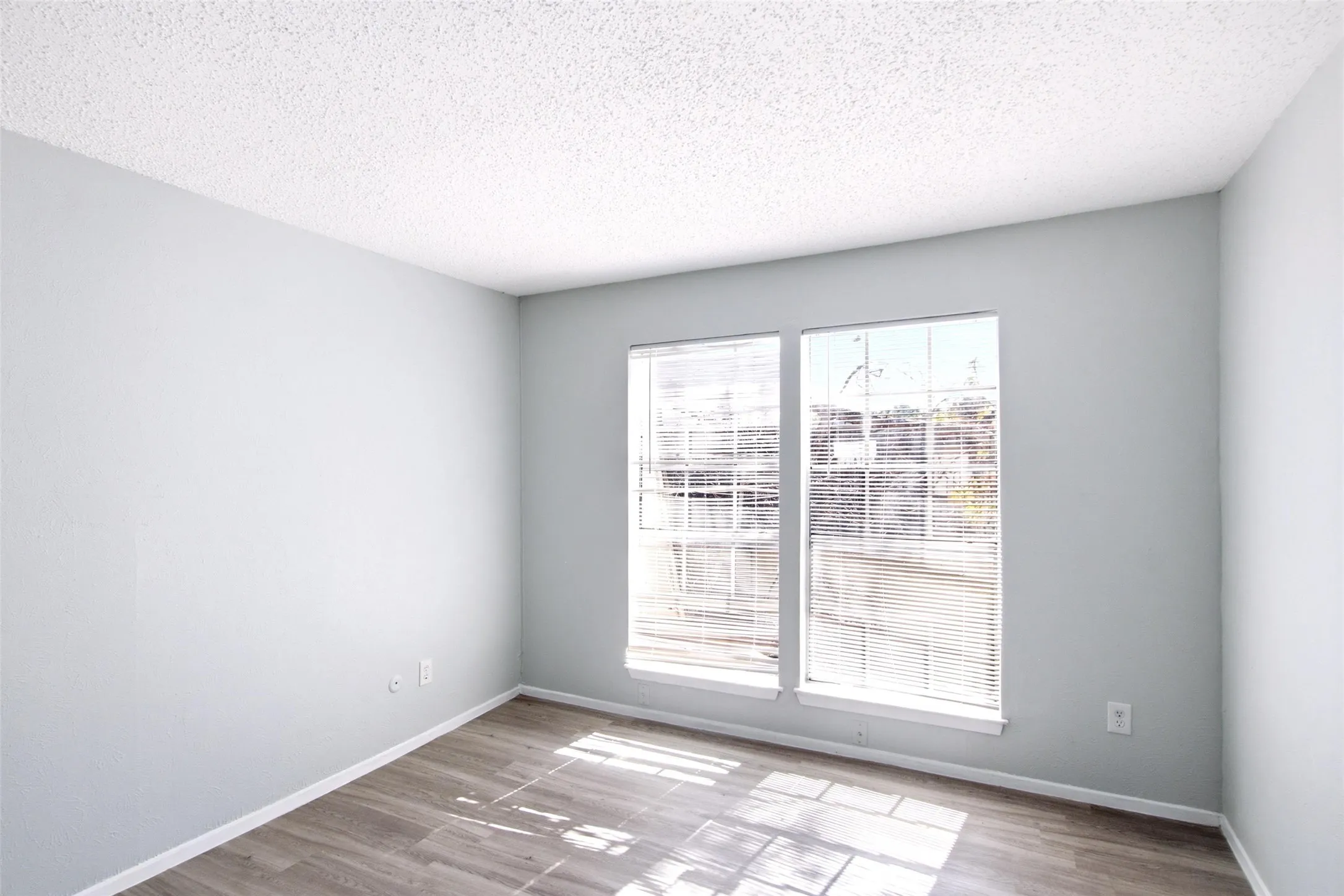 Condominium For Rent in Dallas County , 8560 Park Lane #50, Dallas, Texas 75231, 3 Bedroom, 2 Bathroom, Garage spaces, 1,310 Sqft, built in 1974, mls#21409576, Real Estate Agent in Dallas, Homes For Rent in Dallas county, Homes For Rent in Dallas, Realtor in Dallas Texas, Real Estate Brokerage Independent Realty Texas, Luminita Cordes Realtor