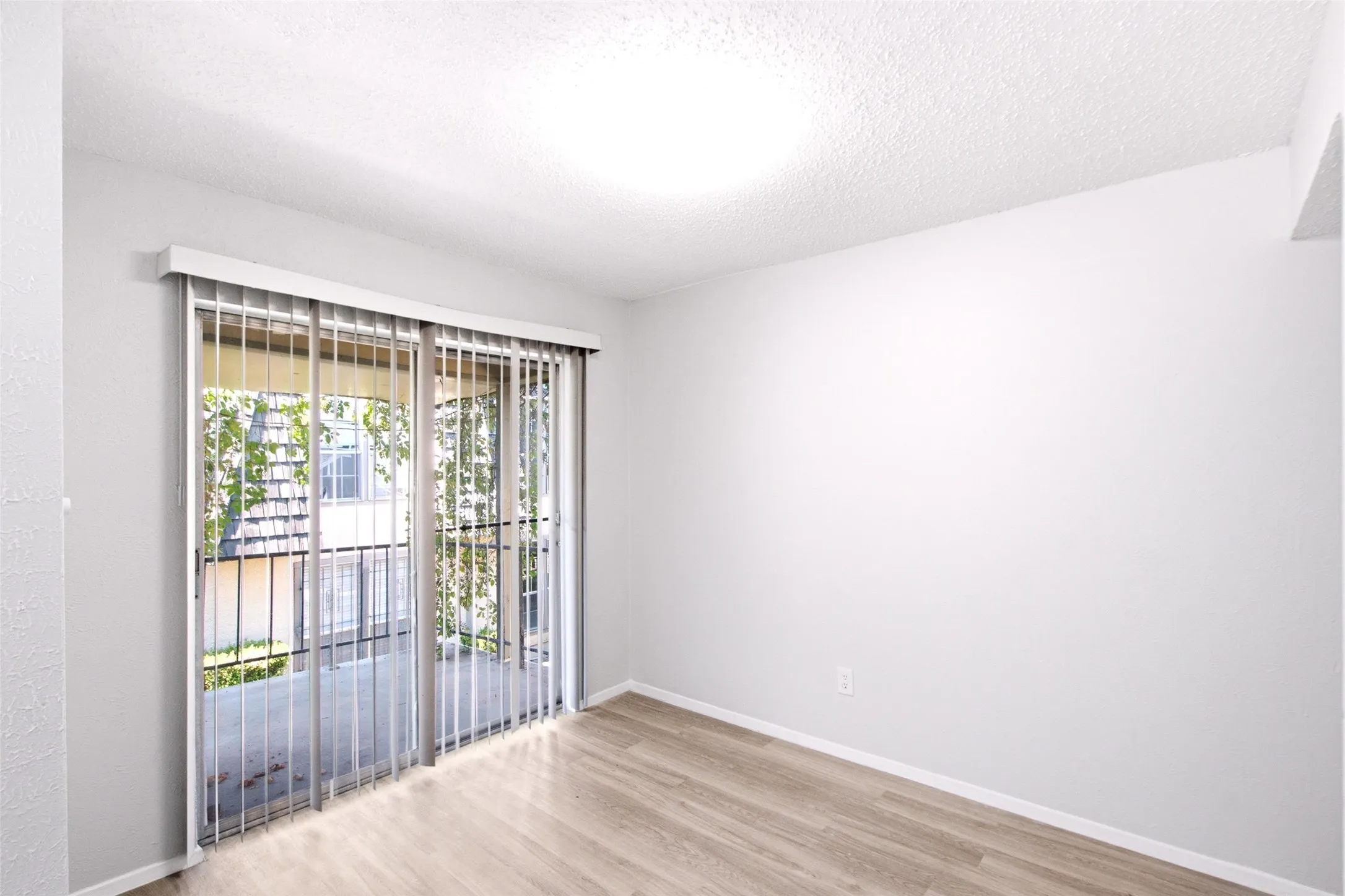 Condominium For Rent in Dallas County , 8560 Park Lane #50, Dallas, Texas 75231, 3 Bedroom, 2 Bathroom, Garage spaces, 1,310 Sqft, built in 1974, mls#21409576, Real Estate Agent in Dallas, Homes For Rent in Dallas county, Homes For Rent in Dallas, Realtor in Dallas Texas, Real Estate Brokerage Independent Realty Texas, Luminita Cordes Realtor