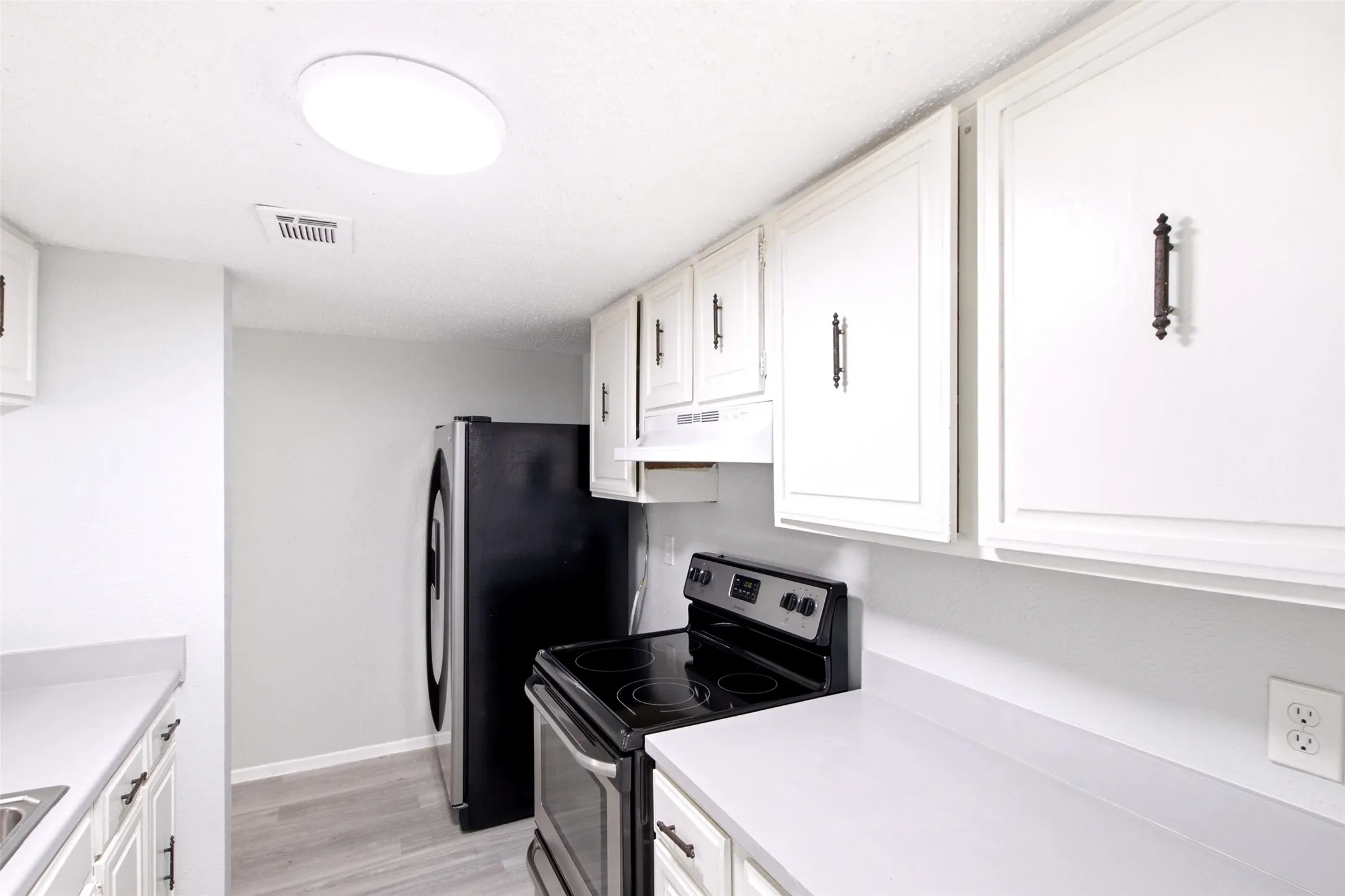 Condominium For Rent in Dallas County , 8560 Park Lane #50, Dallas, Texas 75231, 3 Bedroom, 2 Bathroom, Garage spaces, 1,310 Sqft, built in 1974, mls#21409576, Real Estate Agent in Dallas, Homes For Rent in Dallas county, Homes For Rent in Dallas, Realtor in Dallas Texas, Real Estate Brokerage Independent Realty Texas, Luminita Cordes Realtor