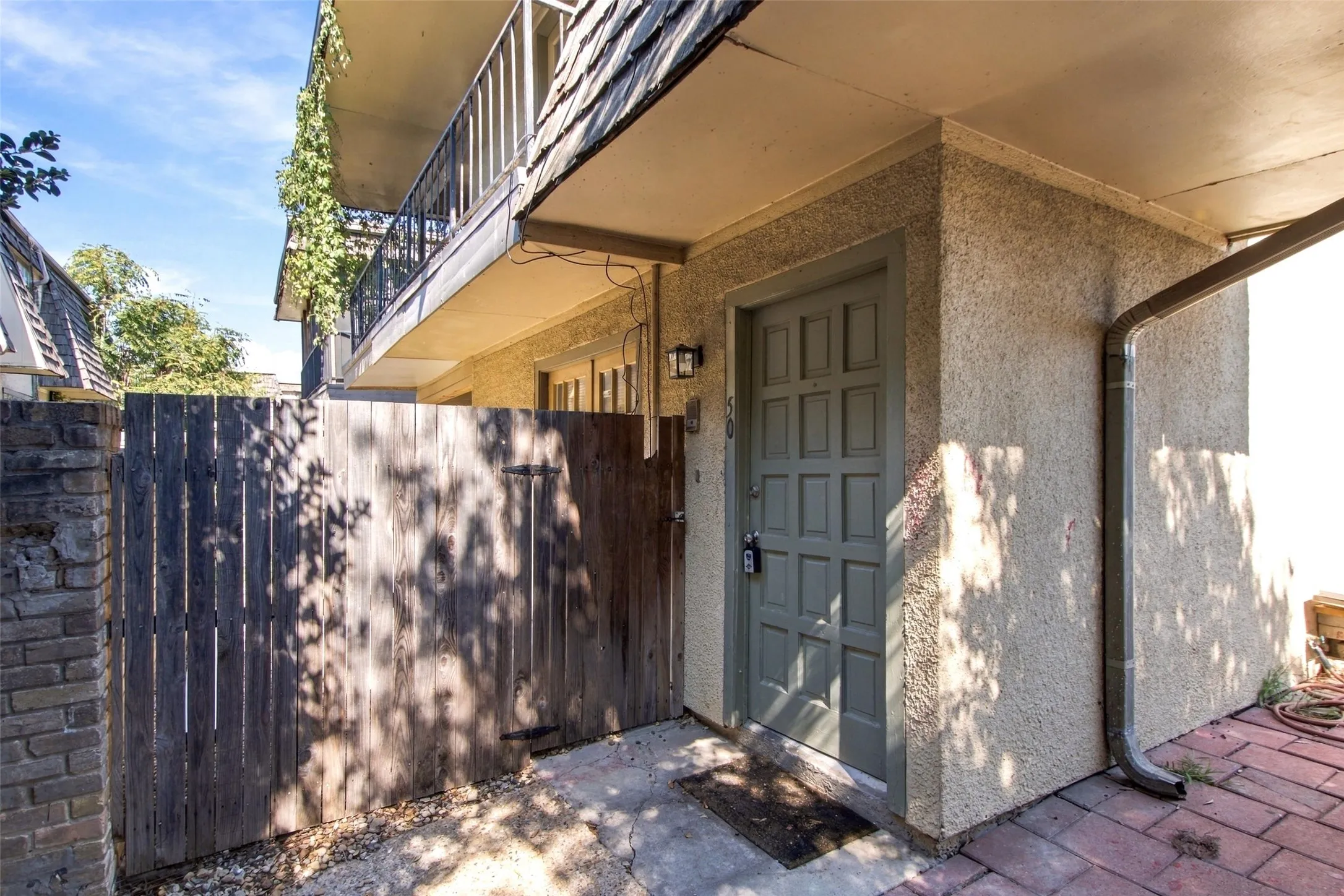 Condominium For Rent in Dallas County , 8560 Park Lane #50, Dallas, Texas 75231, 3 Bedroom, 2 Bathroom, Garage spaces, 1,310 Sqft, built in 1974, mls#21409576, Real Estate Agent in Dallas, Homes For Rent in Dallas county, Homes For Rent in Dallas, Realtor in Dallas Texas, Real Estate Brokerage Independent Realty Texas, Luminita Cordes Realtor