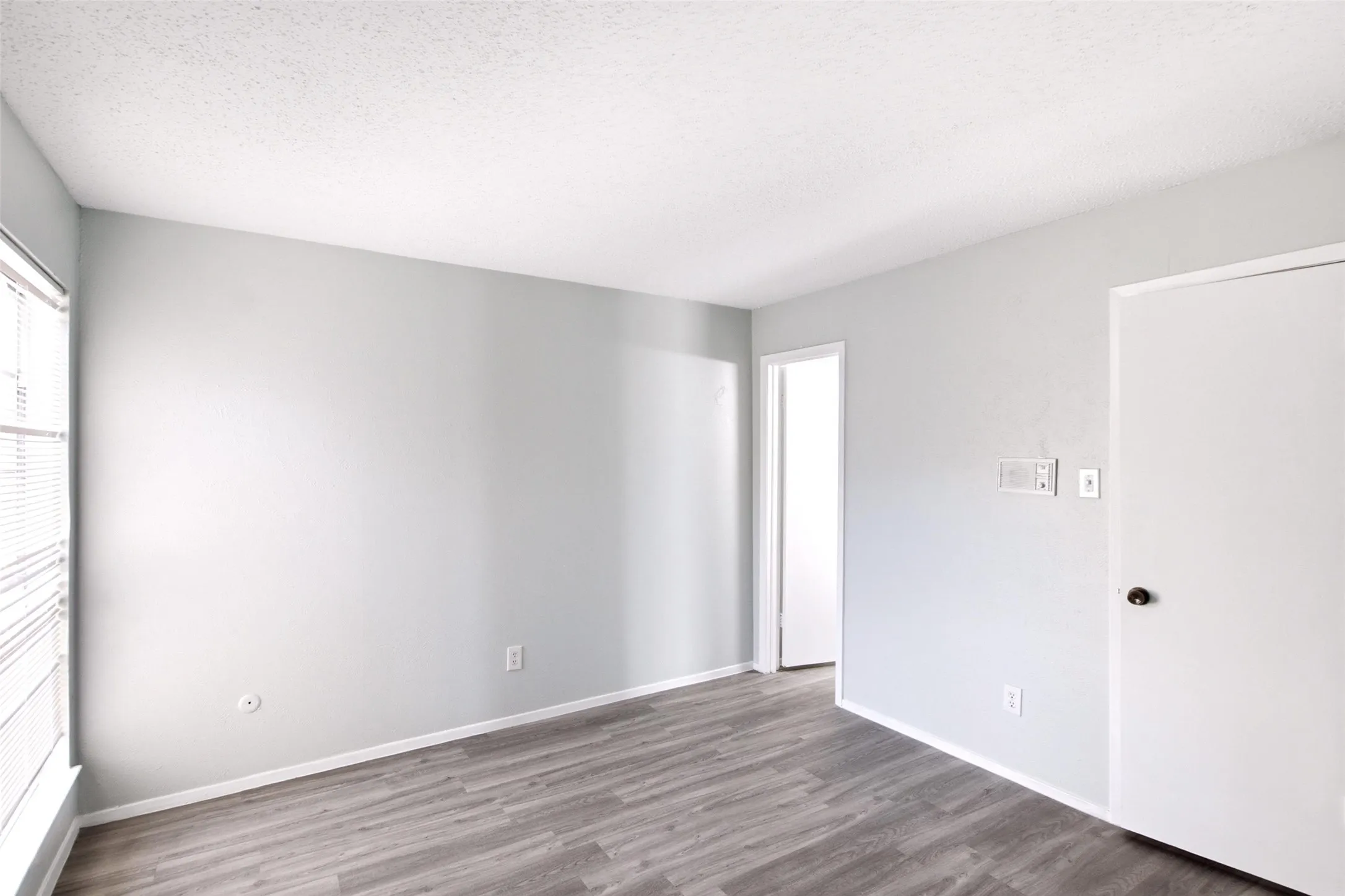 Condominium For Rent in Dallas County , 8560 Park Lane #50, Dallas, Texas 75231, 3 Bedroom, 2 Bathroom, Garage spaces, 1,310 Sqft, built in 1974, mls#21409576, Real Estate Agent in Dallas, Homes For Rent in Dallas county, Homes For Rent in Dallas, Realtor in Dallas Texas, Real Estate Brokerage Independent Realty Texas, Luminita Cordes Realtor