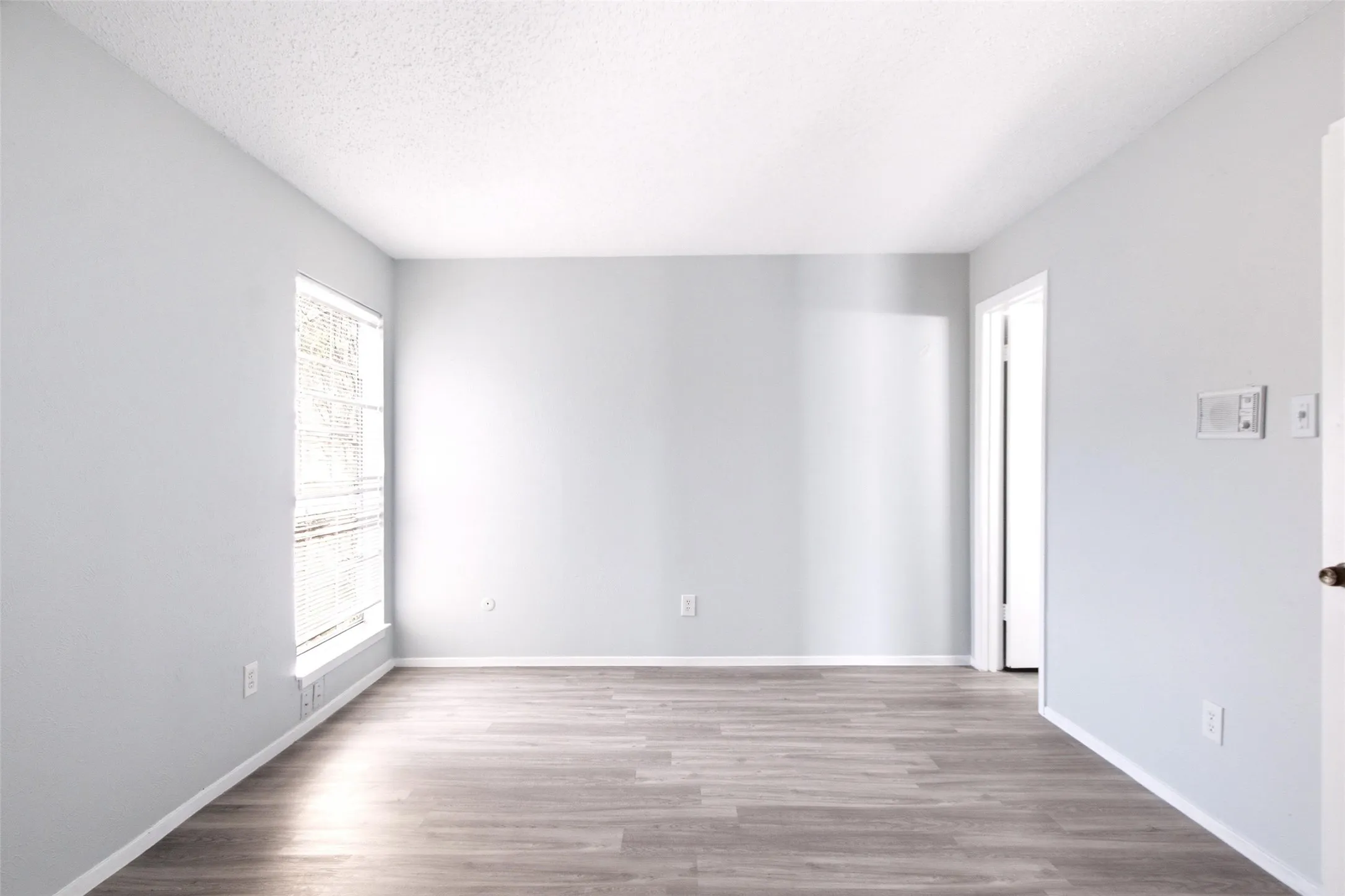 Condominium For Rent in Dallas County , 8560 Park Lane #50, Dallas, Texas 75231, 3 Bedroom, 2 Bathroom, Garage spaces, 1,310 Sqft, built in 1974, mls#21409576, Real Estate Agent in Dallas, Homes For Rent in Dallas county, Homes For Rent in Dallas, Realtor in Dallas Texas, Real Estate Brokerage Independent Realty Texas, Luminita Cordes Realtor