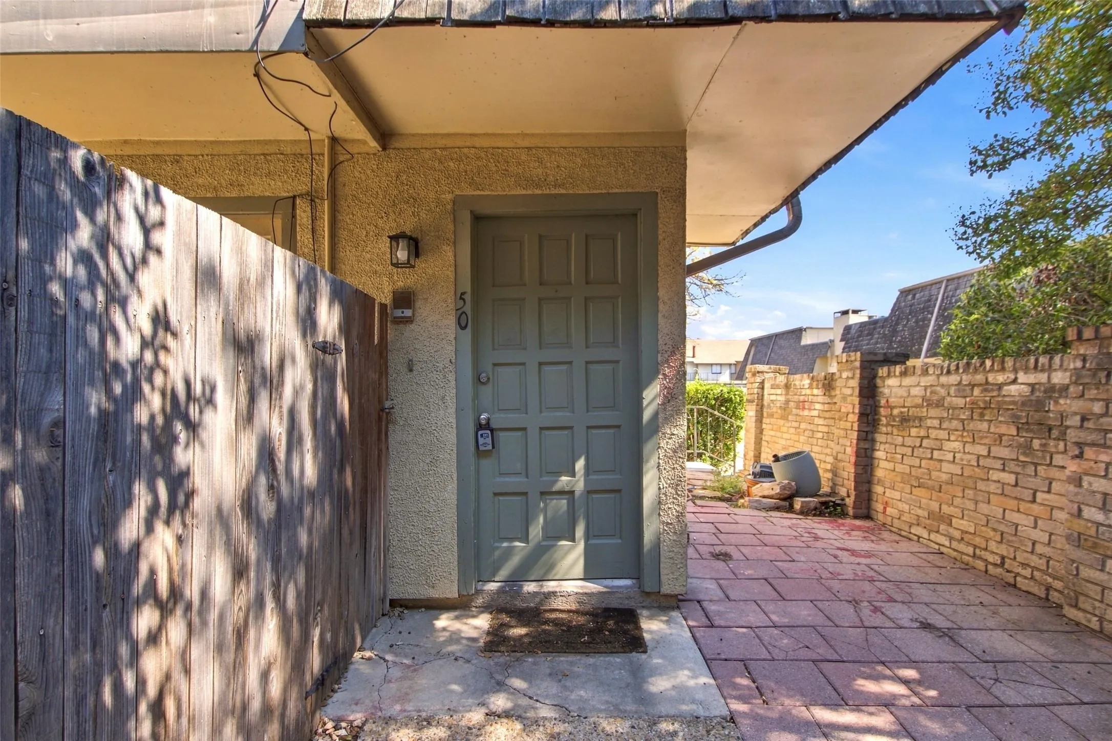 Condominium For Rent in Dallas County , 8560 Park Lane #50, Dallas, Texas 75231, 3 Bedroom, 2 Bathroom, Garage spaces, 1,310 Sqft, built in 1974, mls#21409576, Real Estate Agent in Dallas, Homes For Rent in Dallas county, Homes For Rent in Dallas, Realtor in Dallas Texas, Real Estate Brokerage Independent Realty Texas, Luminita Cordes Realtor