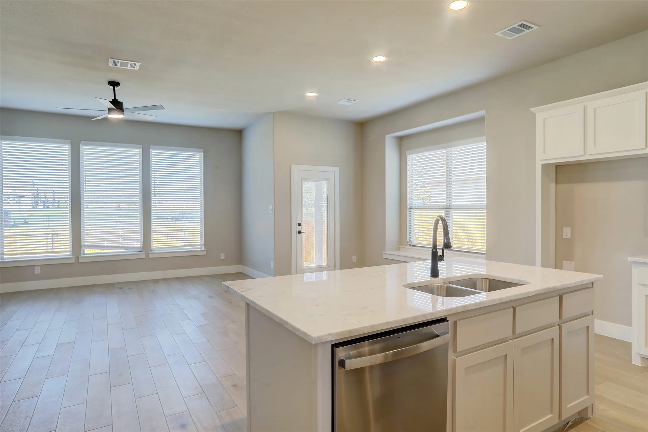 Single Family Residence For Sale in Collin County , 204 Pennington Road, Josephine, Texas 75173, 4 Bedroom, 2 Bathroom, 3 Garage spaces, 1,839 Sqft, built in 2025, mls#21405252, Real Estate Agent in Josephine, Homes For Sale in Collin county, Homes For Sale in Josephine, Realtor in Josephine Texas, Real Estate Brokerage Independent Realty Texas, Luminita Cordes Realtor