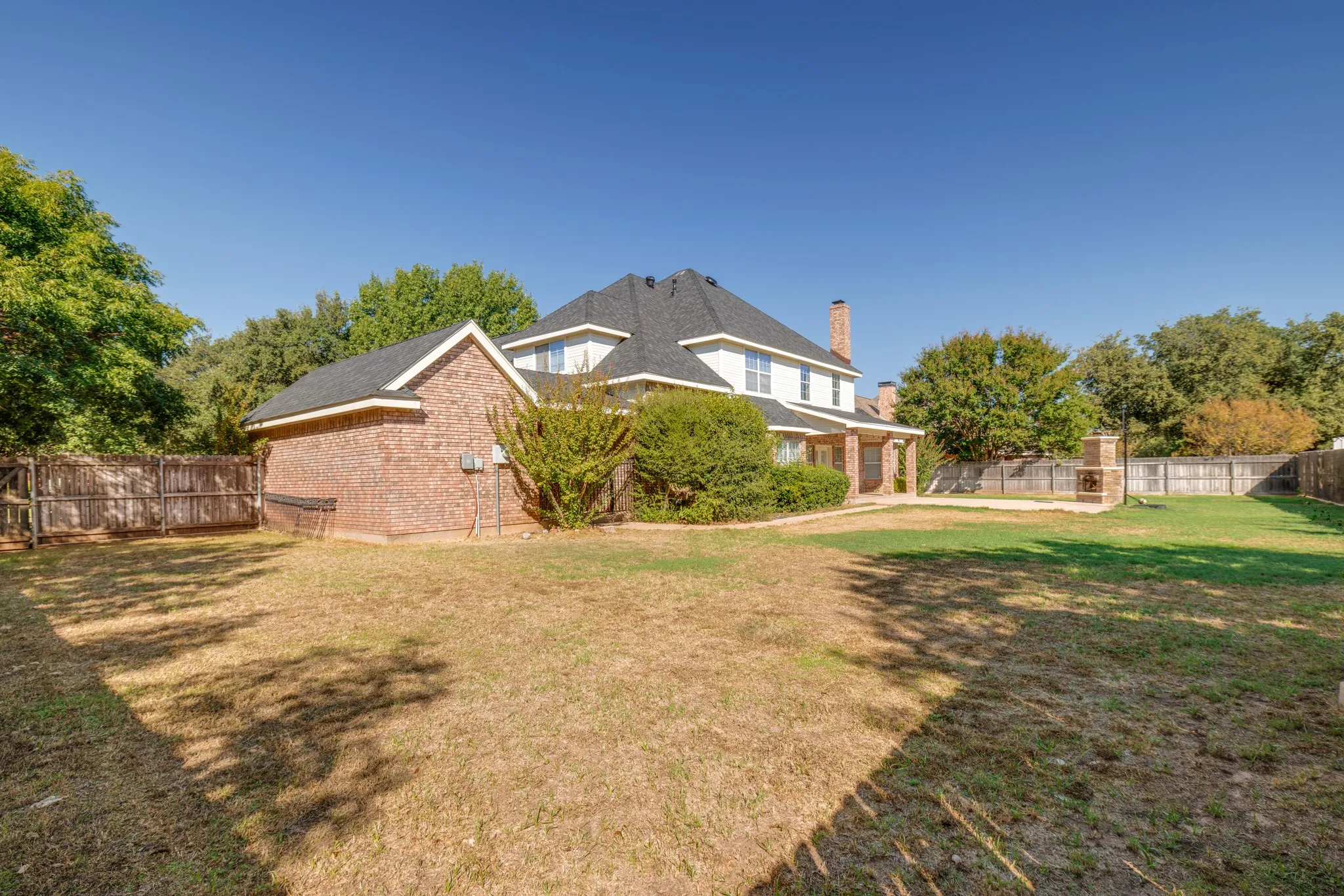 Single Family Residence For Sale in Taylor County , 1949 Cynthia Court, Abilene, Texas 79602, 5 Bedroom, 5 Bathroom, 3 Garage spaces, 3,850 Sqft, built in 2003, mls#21403808, Real Estate Agent in Abilene, Homes For Sale in Taylor county, Homes For Sale in Abilene, Realtor in Abilene Texas, Real Estate Brokerage Independent Realty Texas, Luminita Cordes Realtor