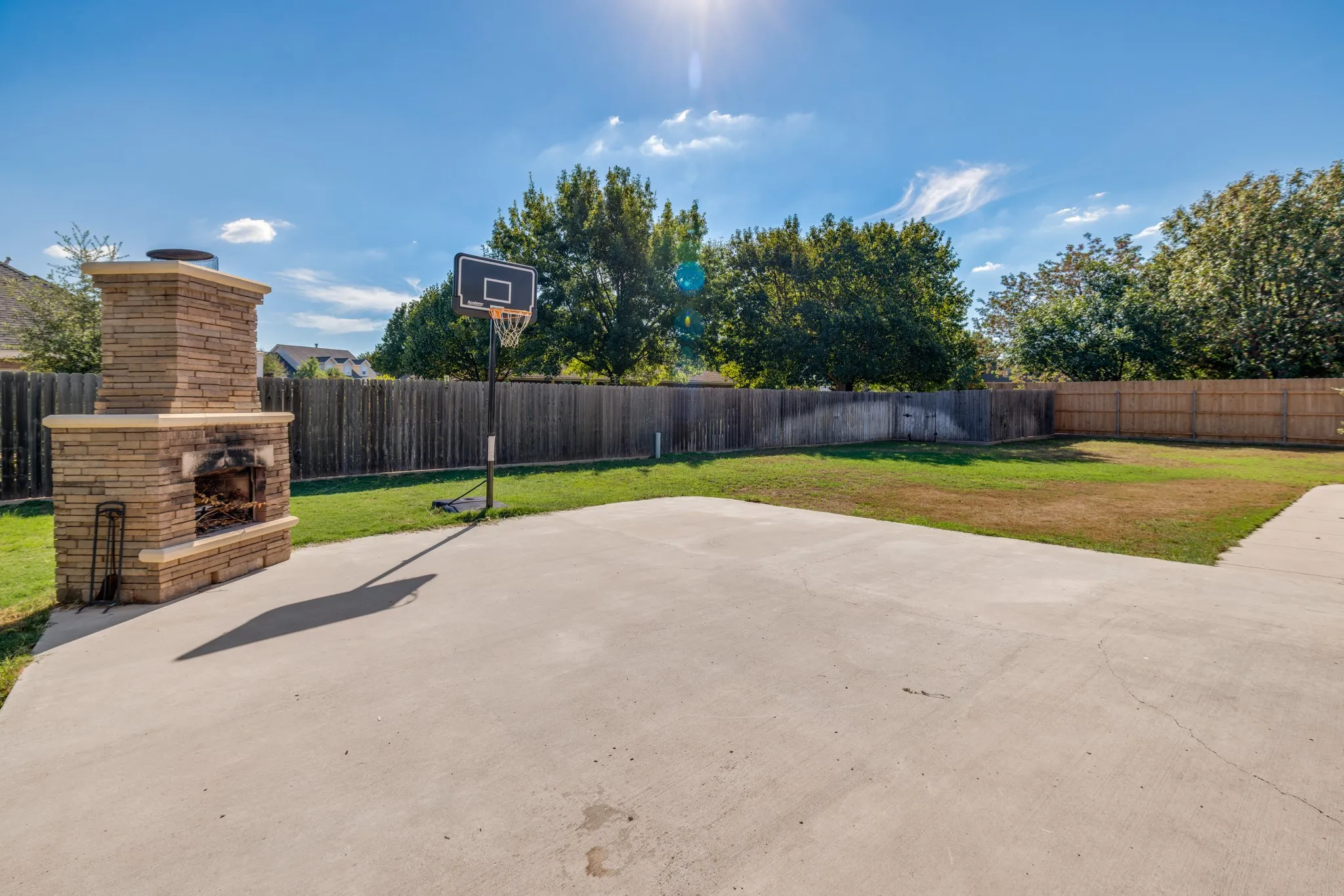 Single Family Residence For Sale in Taylor County , 1949 Cynthia Court, Abilene, Texas 79602, 5 Bedroom, 5 Bathroom, 3 Garage spaces, 3,850 Sqft, built in 2003, mls#21403808, Real Estate Agent in Abilene, Homes For Sale in Taylor county, Homes For Sale in Abilene, Realtor in Abilene Texas, Real Estate Brokerage Independent Realty Texas, Luminita Cordes Realtor