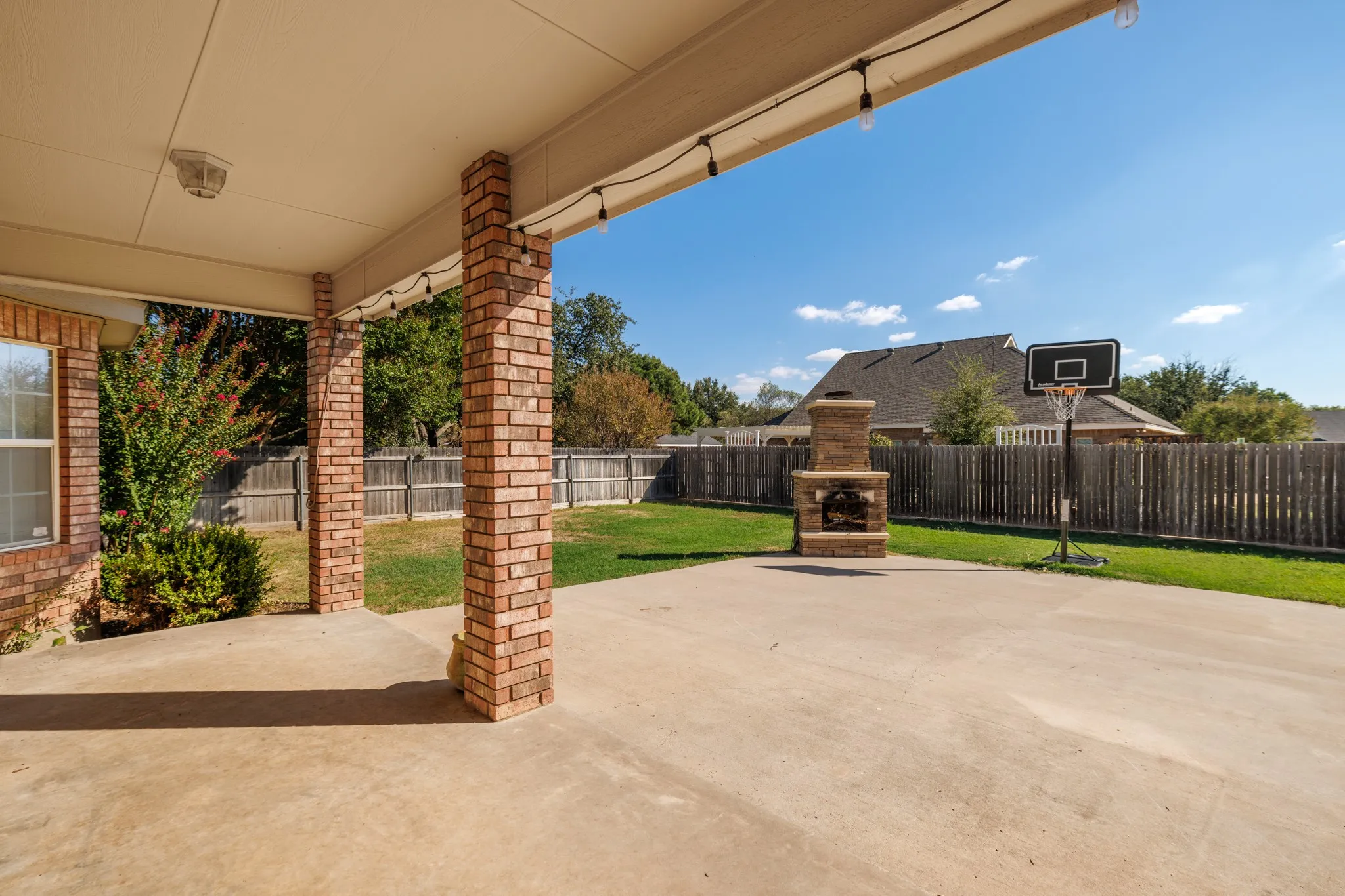 Single Family Residence For Sale in Taylor County , 1949 Cynthia Court, Abilene, Texas 79602, 5 Bedroom, 5 Bathroom, 3 Garage spaces, 3,850 Sqft, built in 2003, mls#21403808, Real Estate Agent in Abilene, Homes For Sale in Taylor county, Homes For Sale in Abilene, Realtor in Abilene Texas, Real Estate Brokerage Independent Realty Texas, Luminita Cordes Realtor