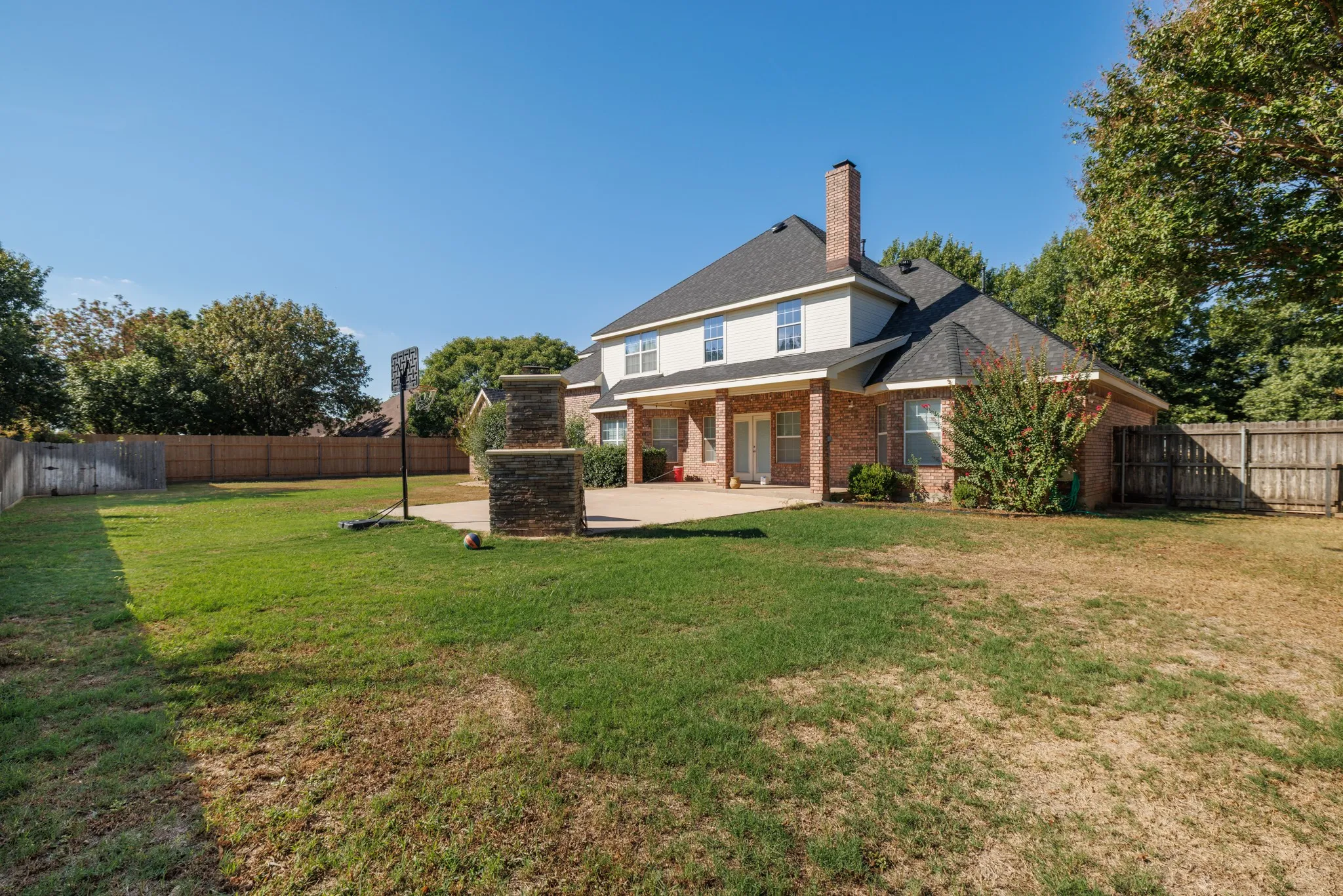 Single Family Residence For Sale in Taylor County , 1949 Cynthia Court, Abilene, Texas 79602, 5 Bedroom, 5 Bathroom, 3 Garage spaces, 3,850 Sqft, built in 2003, mls#21403808, Real Estate Agent in Abilene, Homes For Sale in Taylor county, Homes For Sale in Abilene, Realtor in Abilene Texas, Real Estate Brokerage Independent Realty Texas, Luminita Cordes Realtor