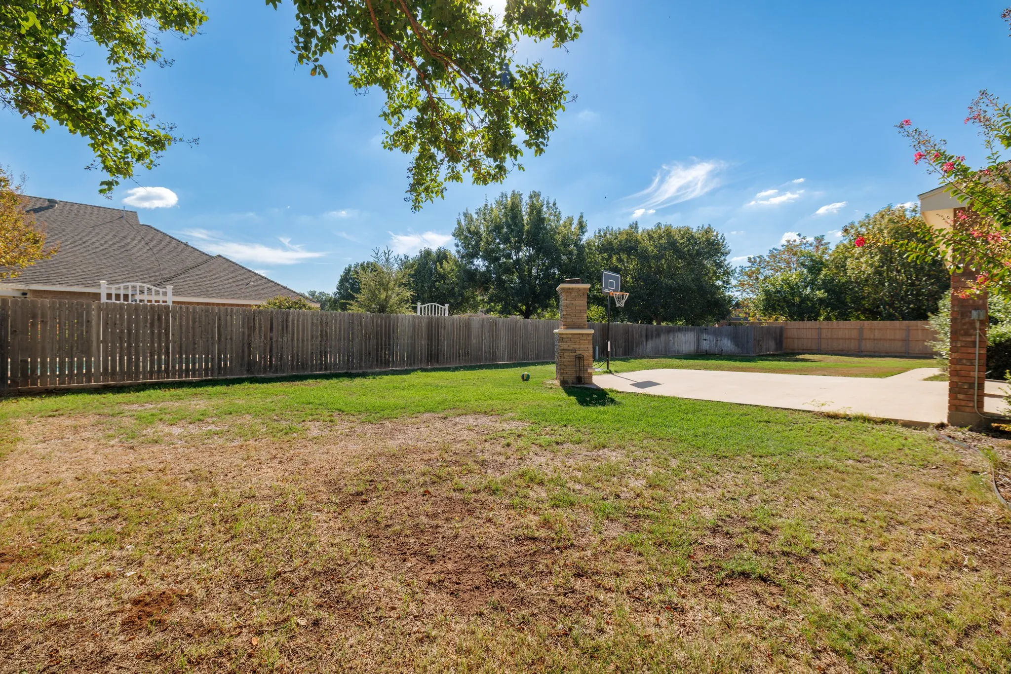 Single Family Residence For Sale in Taylor County , 1949 Cynthia Court, Abilene, Texas 79602, 5 Bedroom, 5 Bathroom, 3 Garage spaces, 3,850 Sqft, built in 2003, mls#21403808, Real Estate Agent in Abilene, Homes For Sale in Taylor county, Homes For Sale in Abilene, Realtor in Abilene Texas, Real Estate Brokerage Independent Realty Texas, Luminita Cordes Realtor