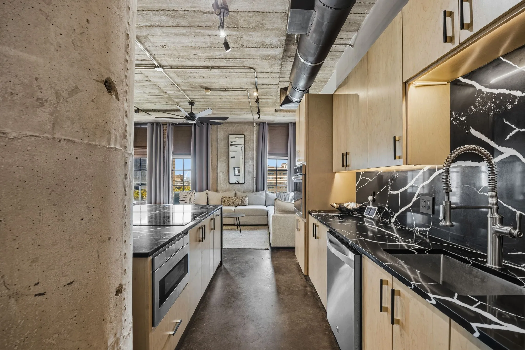 Condominium For Sale in Dallas County , 1122 Jackson Street 609, Dallas, Texas 75202, 1 Bedroom, 1 Bathroom, 1 Garage spaces, 1,111 Sqft, built in 1925, mls#21408754, Real Estate Agent in Dallas, Homes For Sale in Dallas county, Homes For Sale in Dallas, Realtor in Dallas Texas, Real Estate Brokerage Independent Realty Texas, Luminita Cordes Realtor