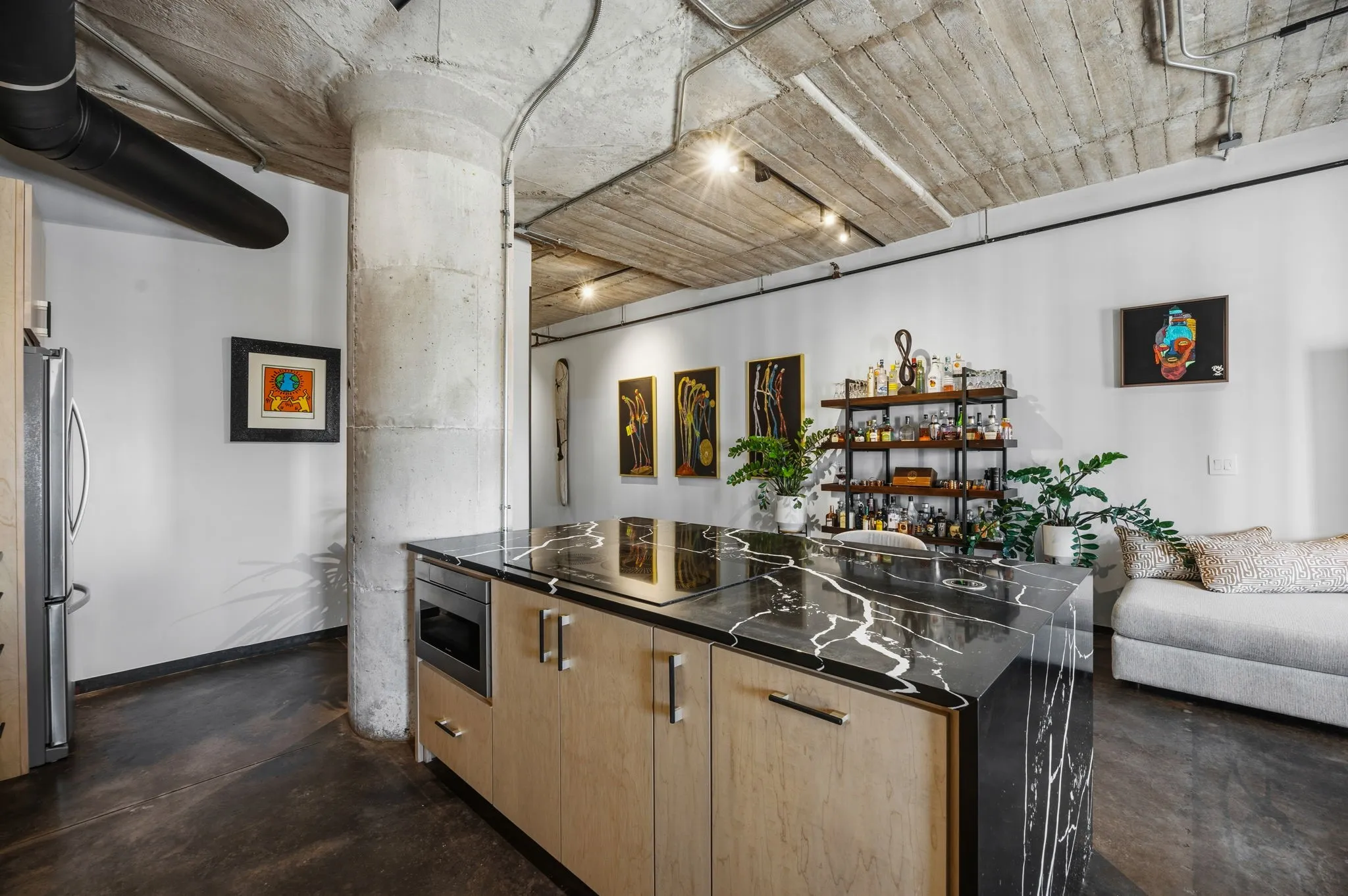 Condominium For Sale in Dallas County , 1122 Jackson Street 609, Dallas, Texas 75202, 1 Bedroom, 1 Bathroom, 1 Garage spaces, 1,111 Sqft, built in 1925, mls#21408754, Real Estate Agent in Dallas, Homes For Sale in Dallas county, Homes For Sale in Dallas, Realtor in Dallas Texas, Real Estate Brokerage Independent Realty Texas, Luminita Cordes Realtor