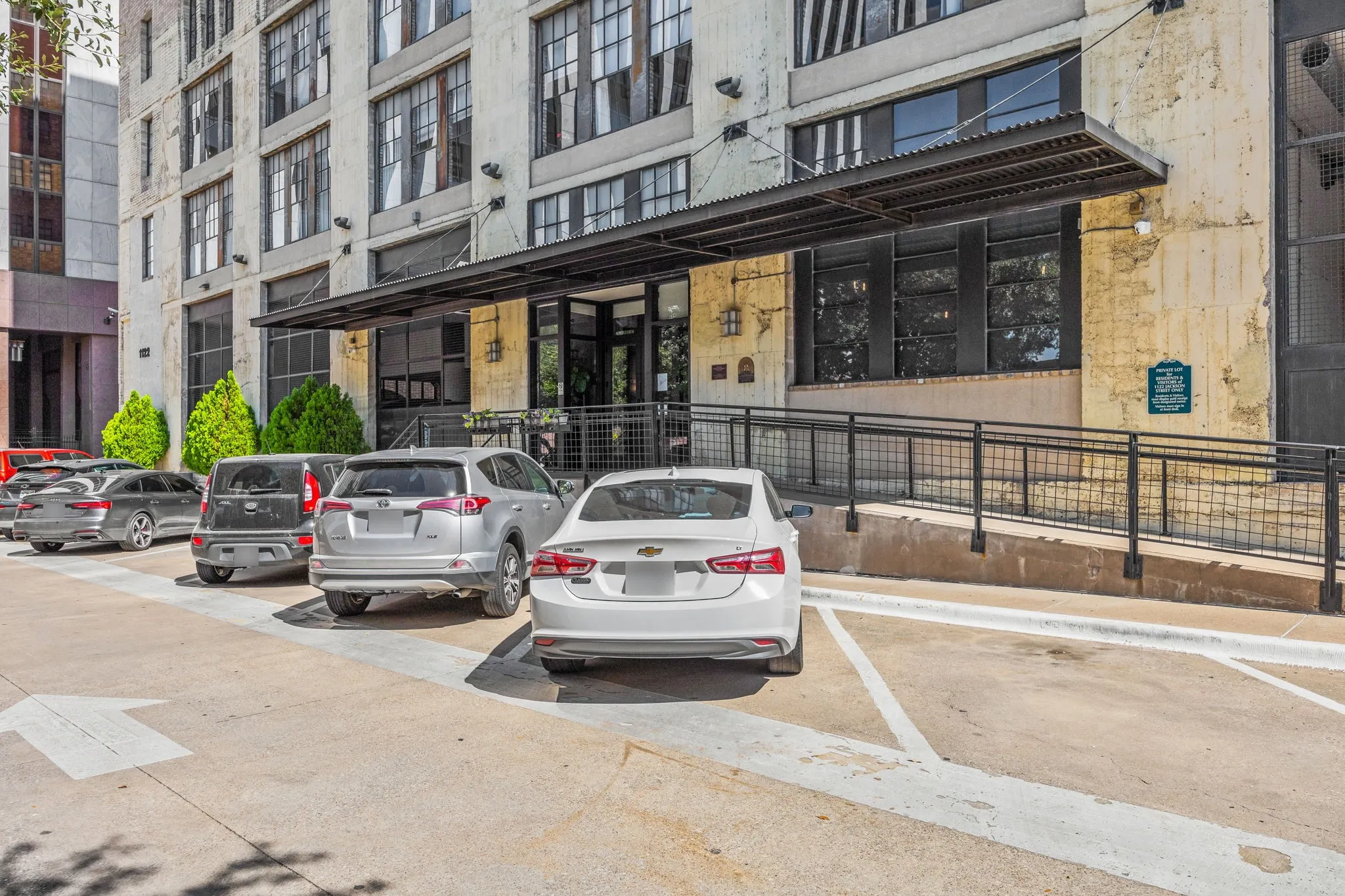 Condominium For Sale in Dallas County , 1122 Jackson Street 609, Dallas, Texas 75202, 1 Bedroom, 1 Bathroom, 1 Garage spaces, 1,111 Sqft, built in 1925, mls#21408754, Real Estate Agent in Dallas, Homes For Sale in Dallas county, Homes For Sale in Dallas, Realtor in Dallas Texas, Real Estate Brokerage Independent Realty Texas, Luminita Cordes Realtor