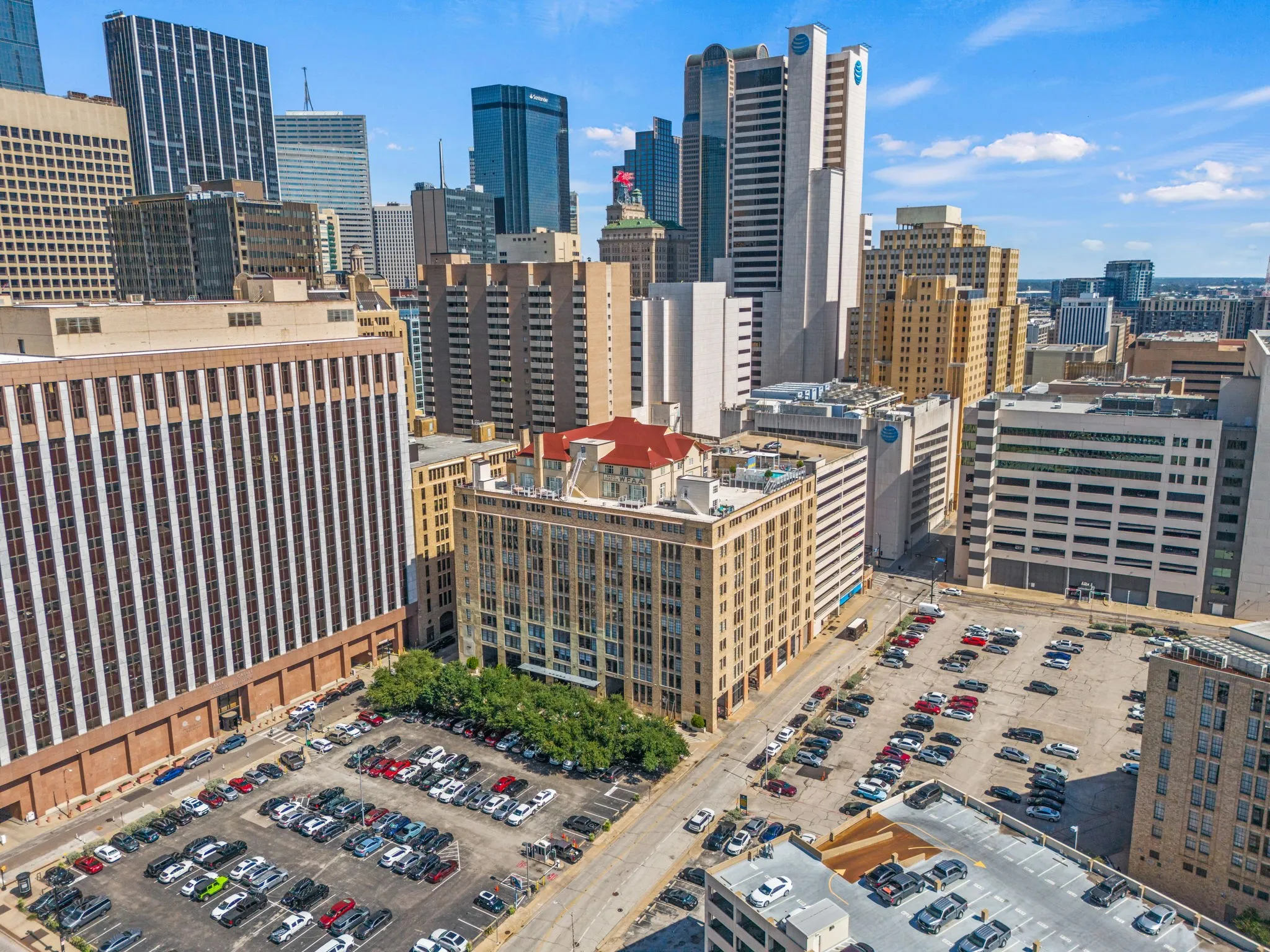 Condominium For Sale in Dallas County , 1122 Jackson Street 609, Dallas, Texas 75202, 1 Bedroom, 1 Bathroom, 1 Garage spaces, 1,111 Sqft, built in 1925, mls#21408754, Real Estate Agent in Dallas, Homes For Sale in Dallas county, Homes For Sale in Dallas, Realtor in Dallas Texas, Real Estate Brokerage Independent Realty Texas, Luminita Cordes Realtor