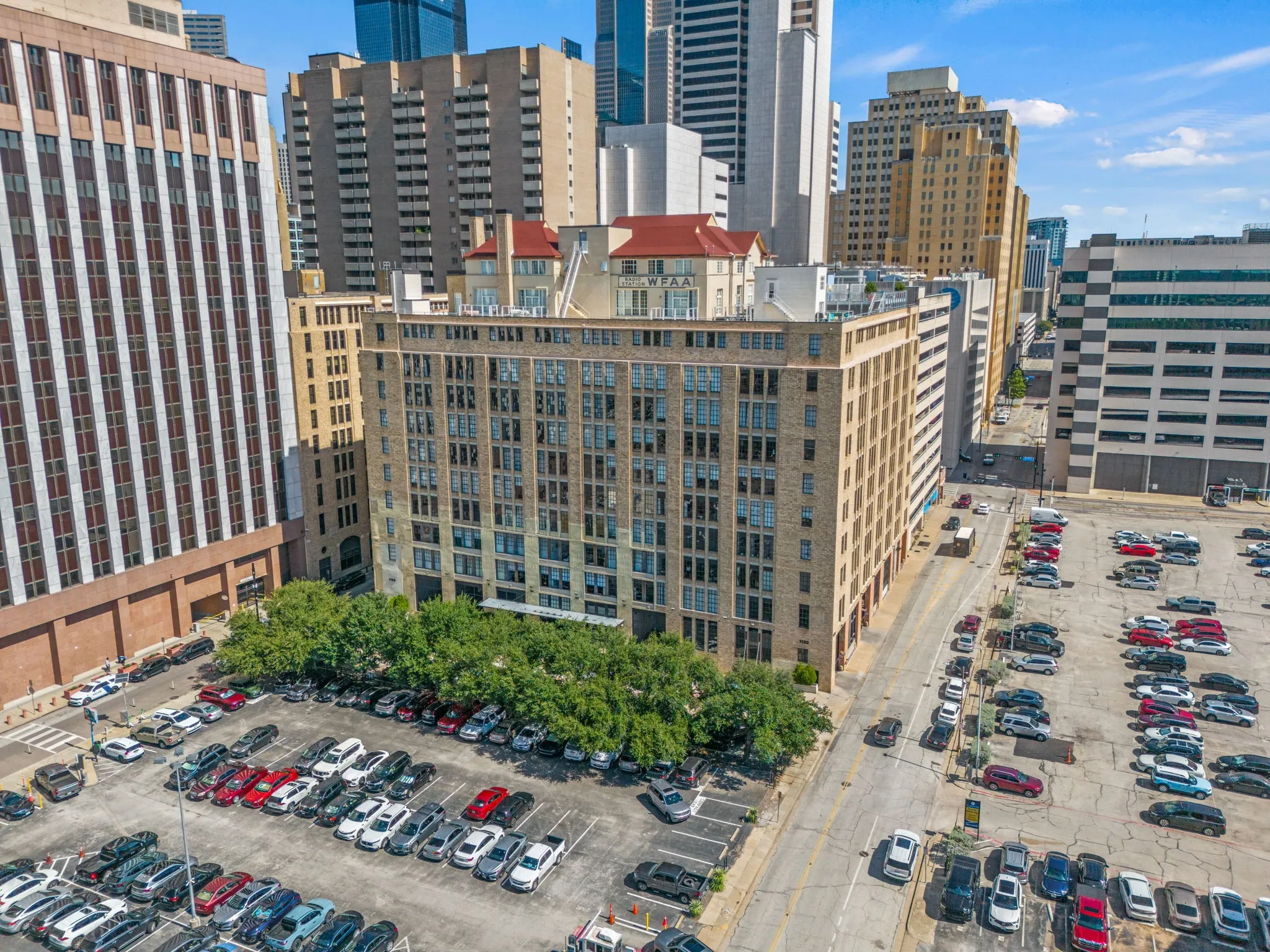 Condominium For Sale in Dallas County , 1122 Jackson Street 609, Dallas, Texas 75202, 1 Bedroom, 1 Bathroom, 1 Garage spaces, 1,111 Sqft, built in 1925, mls#21408754, Real Estate Agent in Dallas, Homes For Sale in Dallas county, Homes For Sale in Dallas, Realtor in Dallas Texas, Real Estate Brokerage Independent Realty Texas, Luminita Cordes Realtor