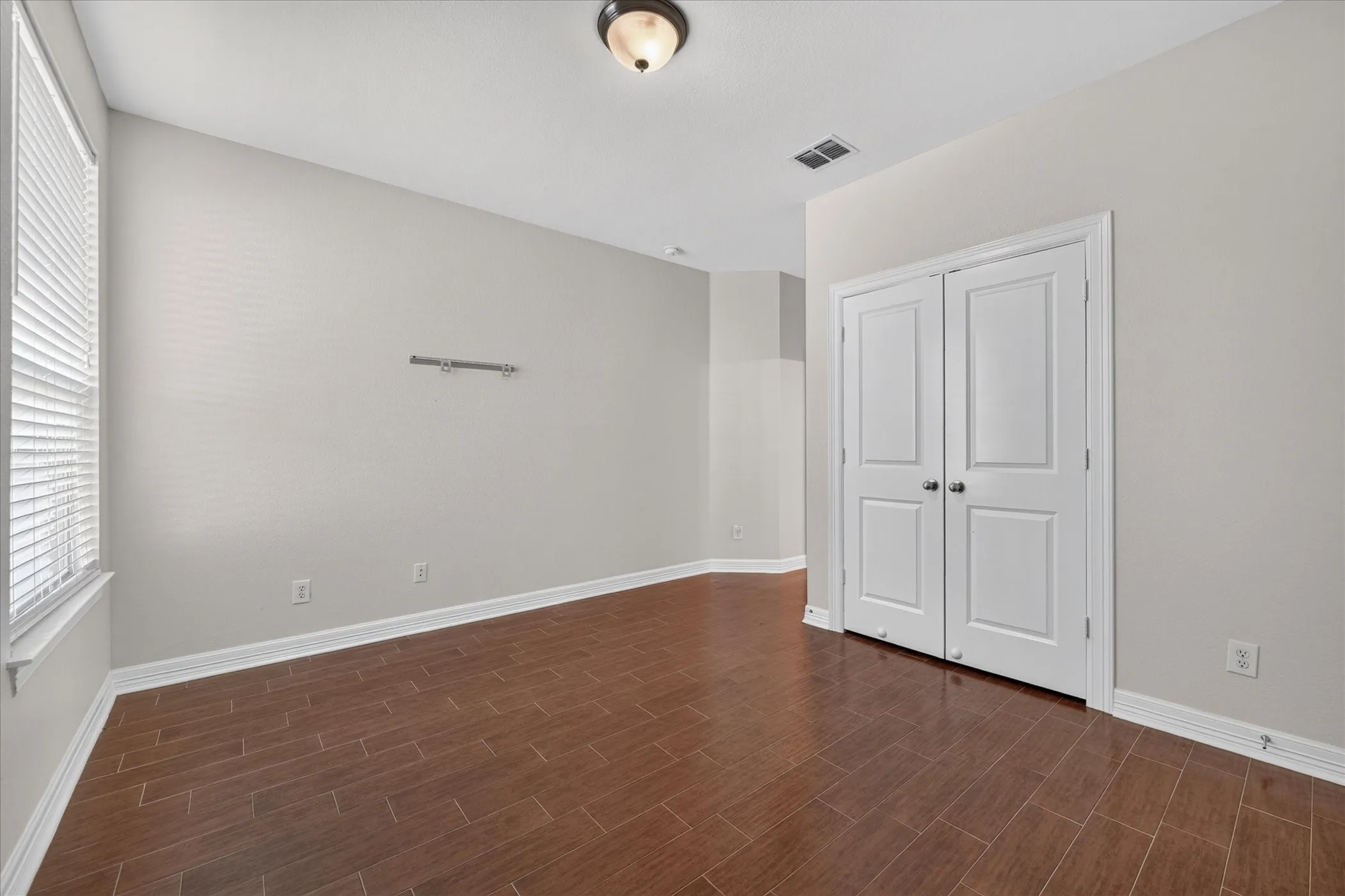 Single Family Residence For Sale in Tarrant County , 7529 Zinnia Lane, Forest Hill, Texas 76140, 4 Bedroom, 4 Bathroom, 3 Garage spaces, 3,301 Sqft, built in 2010, mls#21405573, Real Estate Agent in Forest Hill, Homes For Sale in Tarrant county, Homes For Sale in Forest Hill, Realtor in Forest Hill Texas, Real Estate Brokerage Independent Realty Texas, Luminita Cordes Realtor