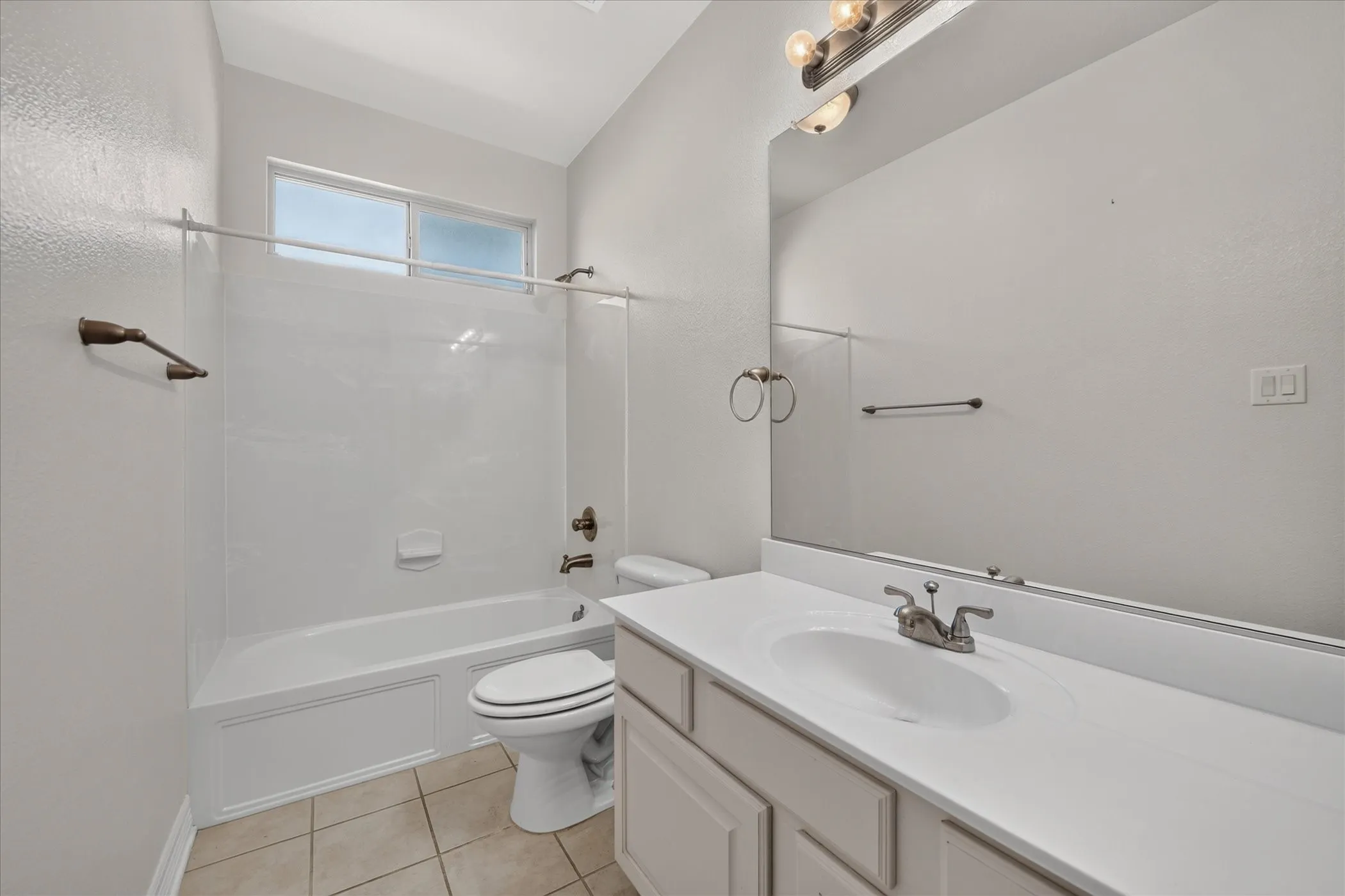 Single Family Residence For Sale in Tarrant County , 7529 Zinnia Lane, Forest Hill, Texas 76140, 4 Bedroom, 4 Bathroom, 3 Garage spaces, 3,301 Sqft, built in 2010, mls#21405573, Real Estate Agent in Forest Hill, Homes For Sale in Tarrant county, Homes For Sale in Forest Hill, Realtor in Forest Hill Texas, Real Estate Brokerage Independent Realty Texas, Luminita Cordes Realtor