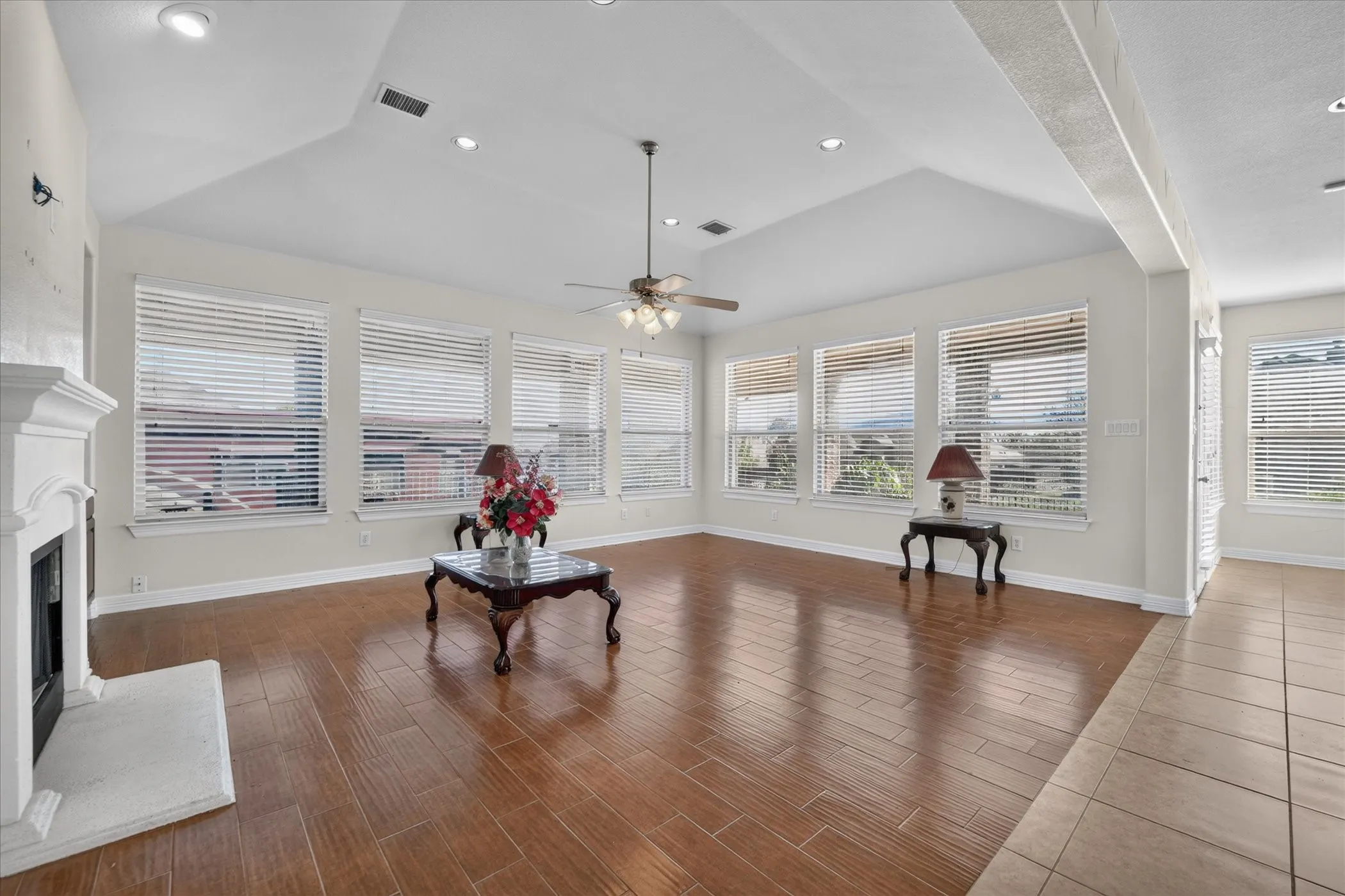 Single Family Residence For Sale in Tarrant County , 7529 Zinnia Lane, Forest Hill, Texas 76140, 4 Bedroom, 4 Bathroom, 3 Garage spaces, 3,301 Sqft, built in 2010, mls#21405573, Real Estate Agent in Forest Hill, Homes For Sale in Tarrant county, Homes For Sale in Forest Hill, Realtor in Forest Hill Texas, Real Estate Brokerage Independent Realty Texas, Luminita Cordes Realtor
