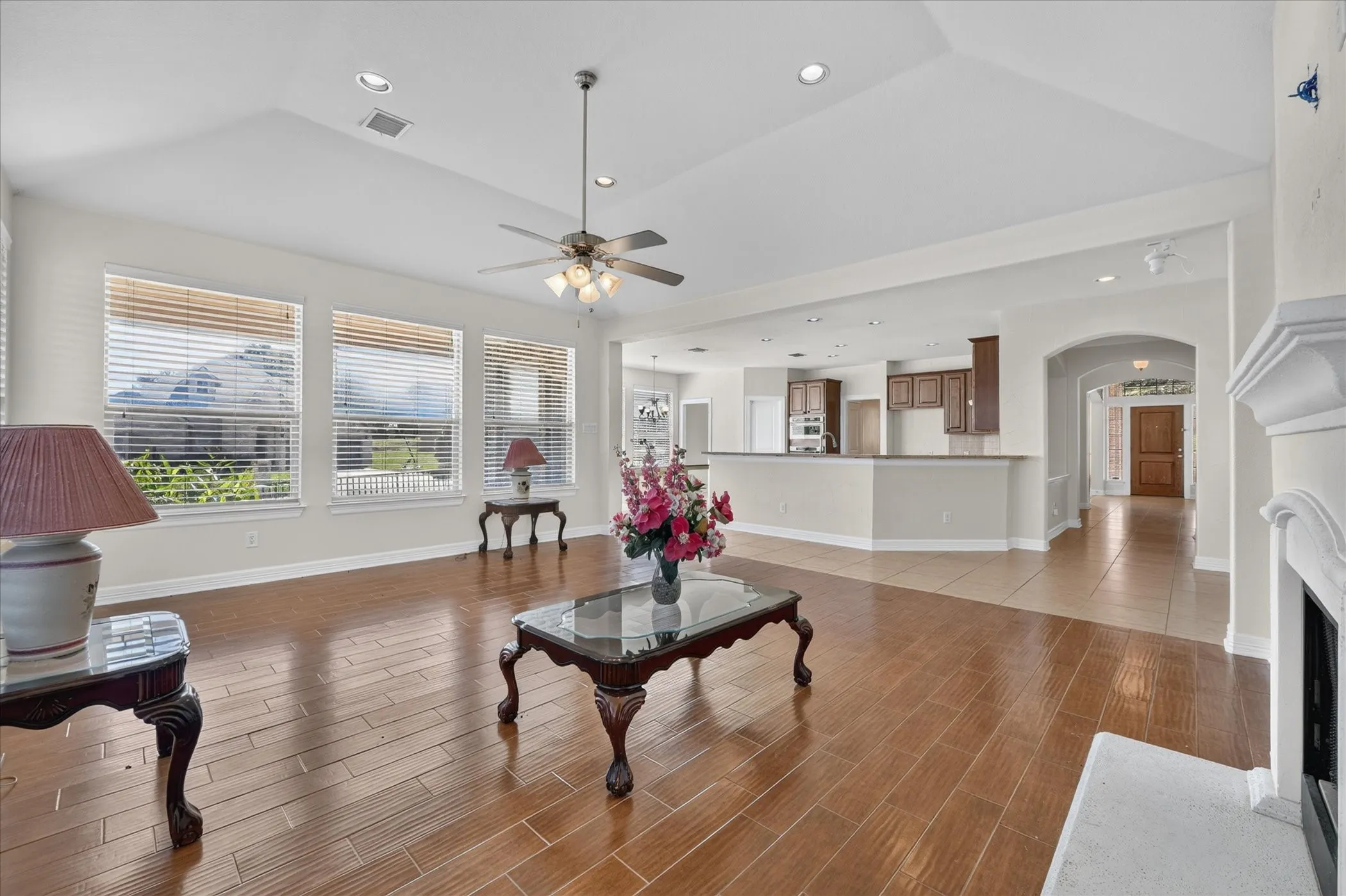 Single Family Residence For Sale in Tarrant County , 7529 Zinnia Lane, Forest Hill, Texas 76140, 4 Bedroom, 4 Bathroom, 3 Garage spaces, 3,301 Sqft, built in 2010, mls#21405573, Real Estate Agent in Forest Hill, Homes For Sale in Tarrant county, Homes For Sale in Forest Hill, Realtor in Forest Hill Texas, Real Estate Brokerage Independent Realty Texas, Luminita Cordes Realtor