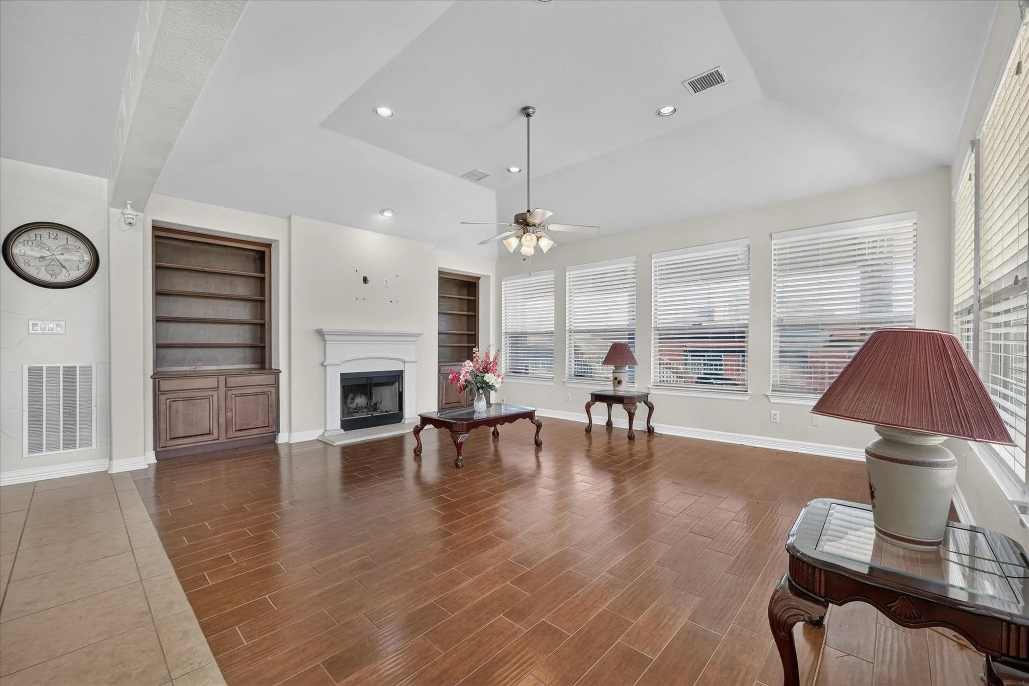 Single Family Residence For Sale in Tarrant County , 7529 Zinnia Lane, Forest Hill, Texas 76140, 4 Bedroom, 4 Bathroom, 3 Garage spaces, 3,301 Sqft, built in 2010, mls#21405573, Real Estate Agent in Forest Hill, Homes For Sale in Tarrant county, Homes For Sale in Forest Hill, Realtor in Forest Hill Texas, Real Estate Brokerage Independent Realty Texas, Luminita Cordes Realtor