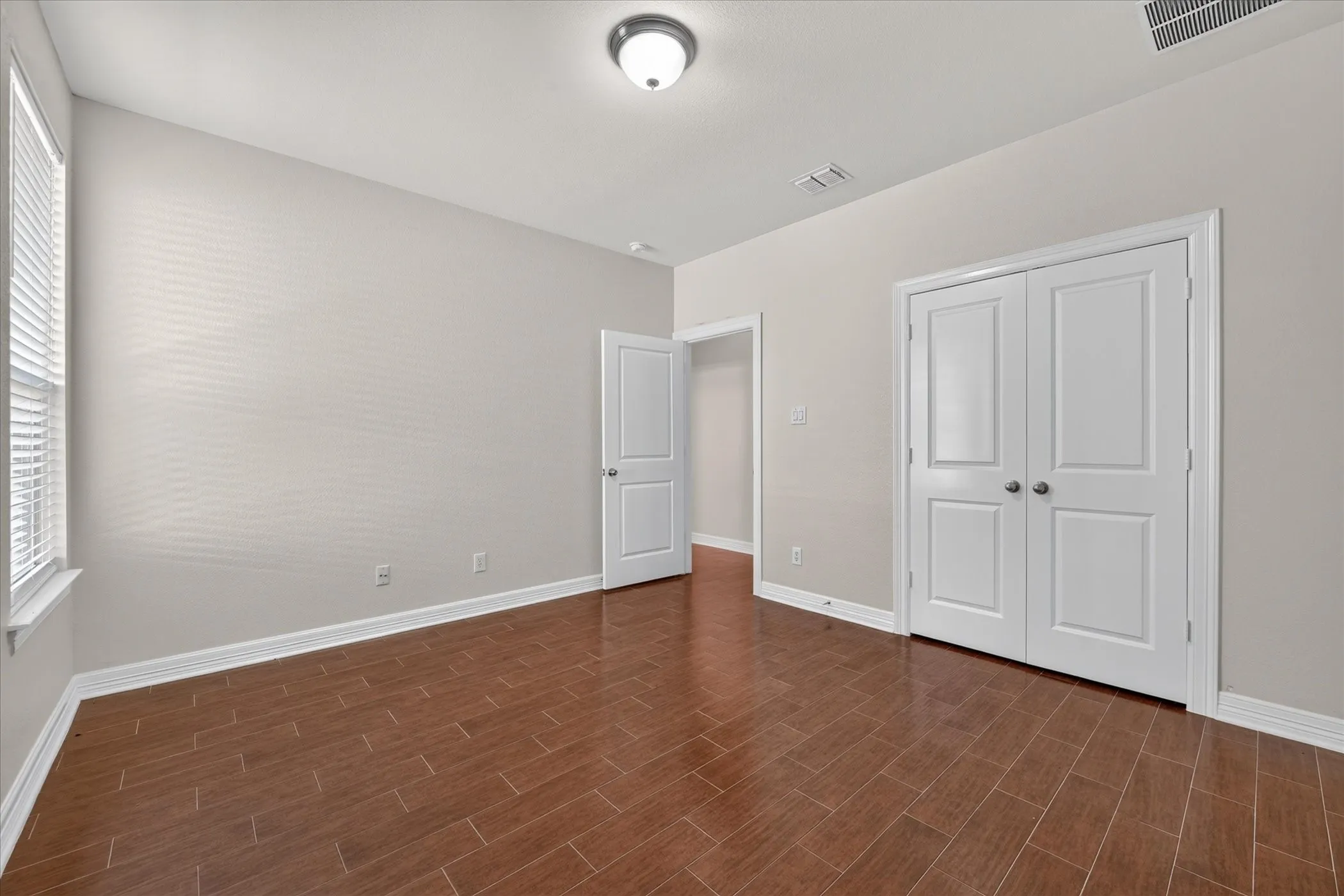 Single Family Residence For Sale in Tarrant County , 7529 Zinnia Lane, Forest Hill, Texas 76140, 4 Bedroom, 4 Bathroom, 3 Garage spaces, 3,301 Sqft, built in 2010, mls#21405573, Real Estate Agent in Forest Hill, Homes For Sale in Tarrant county, Homes For Sale in Forest Hill, Realtor in Forest Hill Texas, Real Estate Brokerage Independent Realty Texas, Luminita Cordes Realtor