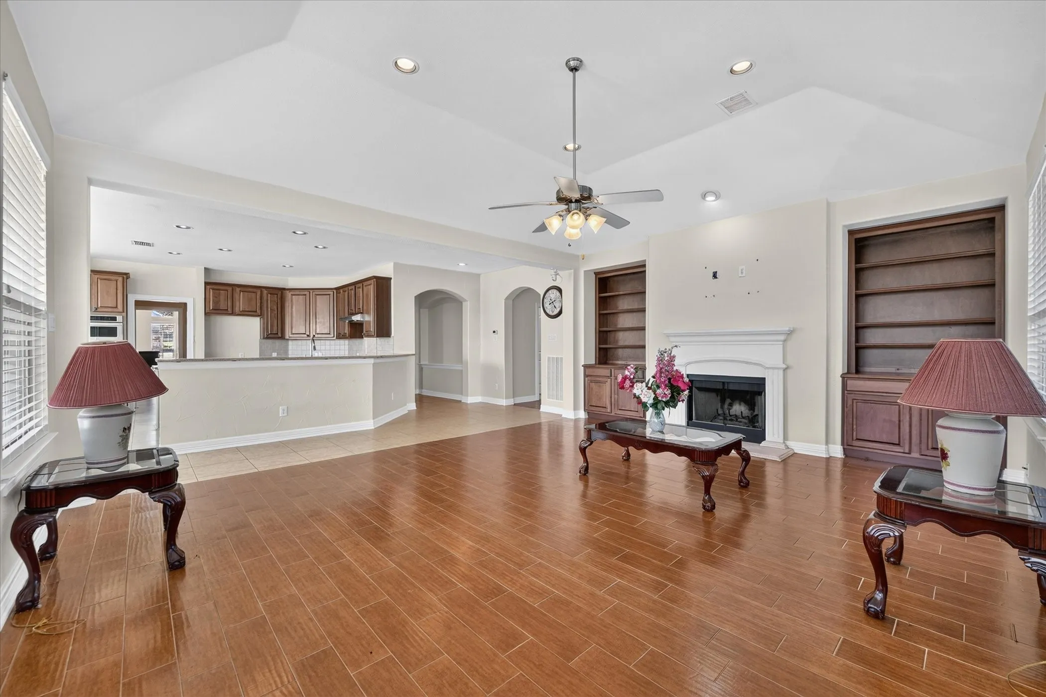 Single Family Residence For Sale in Tarrant County , 7529 Zinnia Lane, Forest Hill, Texas 76140, 4 Bedroom, 4 Bathroom, 3 Garage spaces, 3,301 Sqft, built in 2010, mls#21405573, Real Estate Agent in Forest Hill, Homes For Sale in Tarrant county, Homes For Sale in Forest Hill, Realtor in Forest Hill Texas, Real Estate Brokerage Independent Realty Texas, Luminita Cordes Realtor