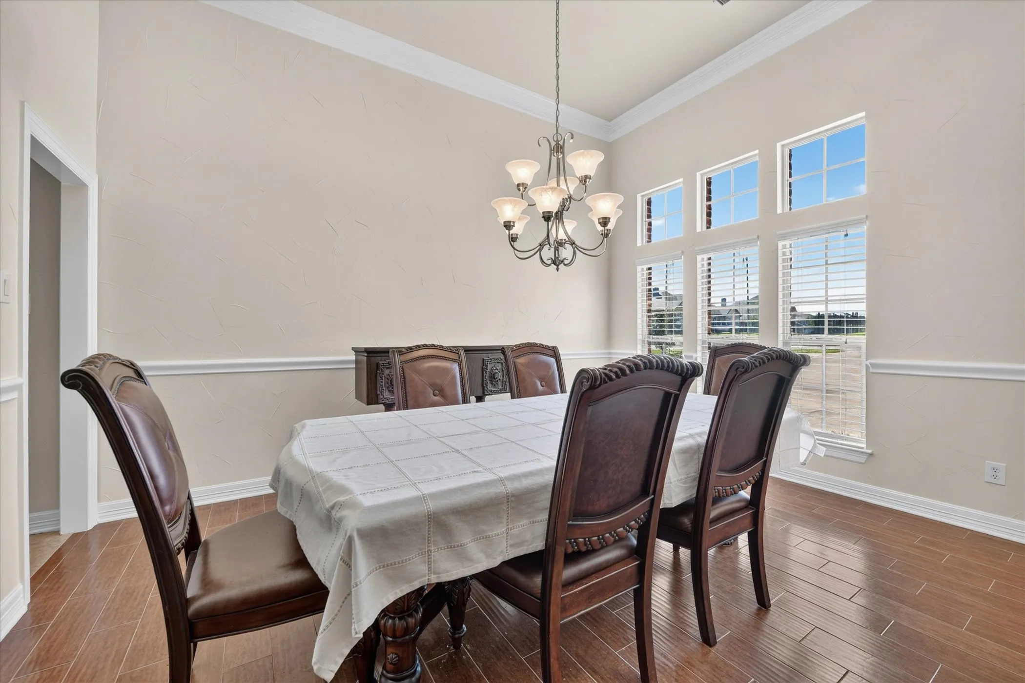 Single Family Residence For Sale in Tarrant County , 7529 Zinnia Lane, Forest Hill, Texas 76140, 4 Bedroom, 4 Bathroom, 3 Garage spaces, 3,301 Sqft, built in 2010, mls#21405573, Real Estate Agent in Forest Hill, Homes For Sale in Tarrant county, Homes For Sale in Forest Hill, Realtor in Forest Hill Texas, Real Estate Brokerage Independent Realty Texas, Luminita Cordes Realtor
