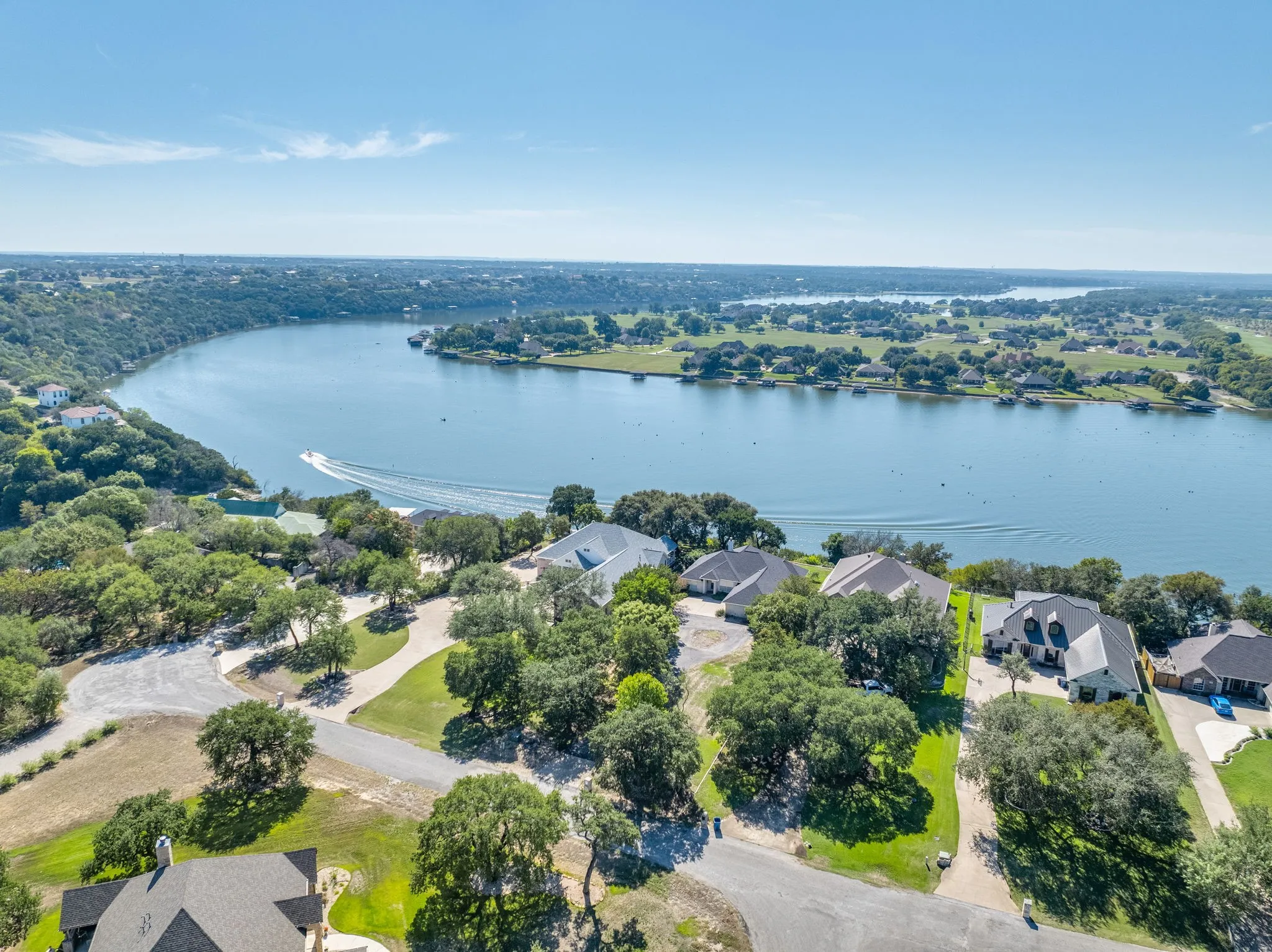 Single Family Residence For Sale in Hood County , 1203 Horizon Court, Granbury, Texas 76049, 3 Bedroom, 3 Bathroom, 2 Garage spaces, 2,137 Sqft, built in 1999, mls#21405593, Real Estate Agent in Granbury, Homes For Sale in Hood county, Homes For Sale in Granbury, Realtor in Granbury Texas, Real Estate Brokerage Independent Realty Texas, Luminita Cordes Realtor
