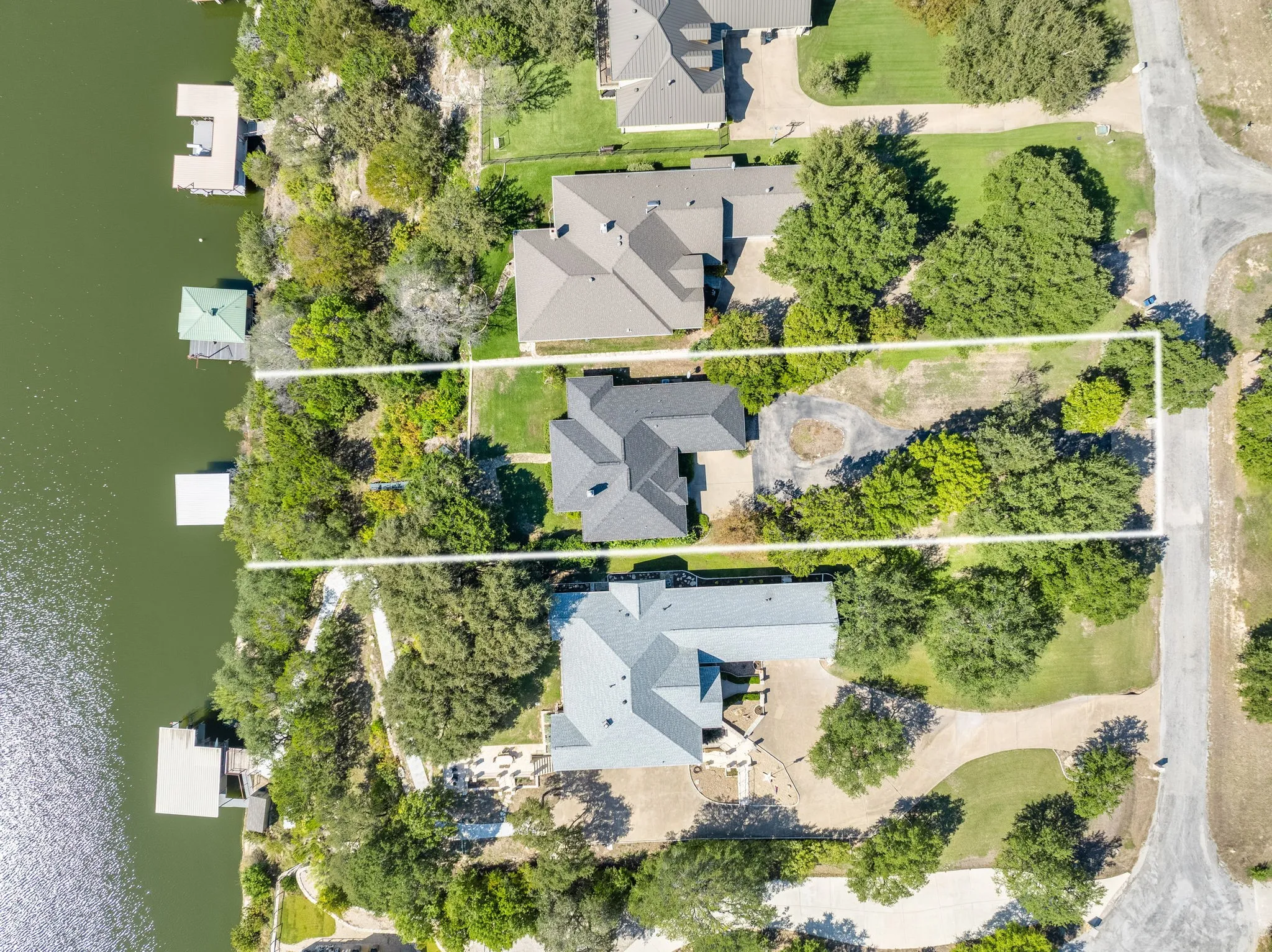Single Family Residence For Sale in Hood County , 1203 Horizon Court, Granbury, Texas 76049, 3 Bedroom, 3 Bathroom, 2 Garage spaces, 2,137 Sqft, built in 1999, mls#21405593, Real Estate Agent in Granbury, Homes For Sale in Hood county, Homes For Sale in Granbury, Realtor in Granbury Texas, Real Estate Brokerage Independent Realty Texas, Luminita Cordes Realtor