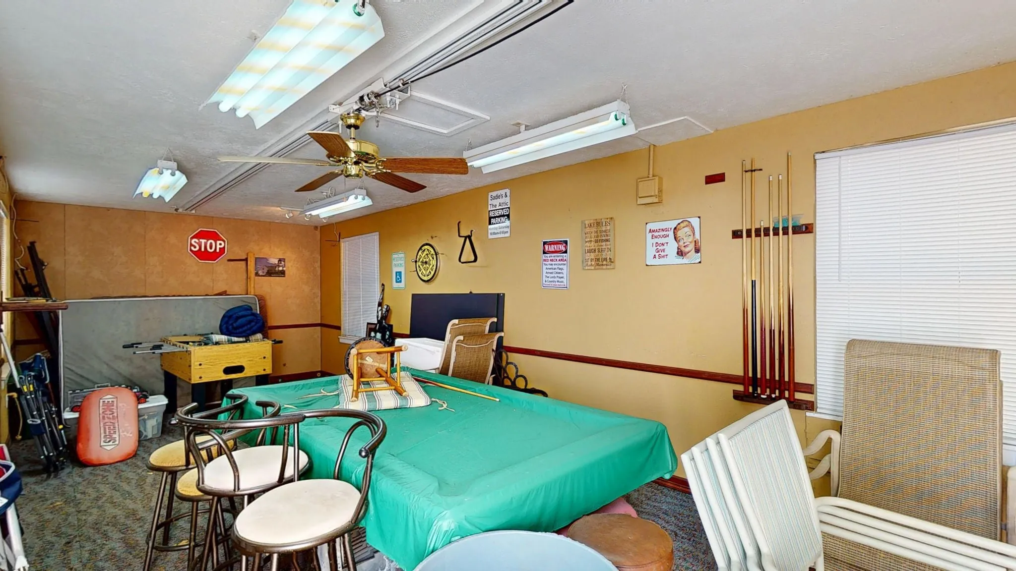 Detached game-room