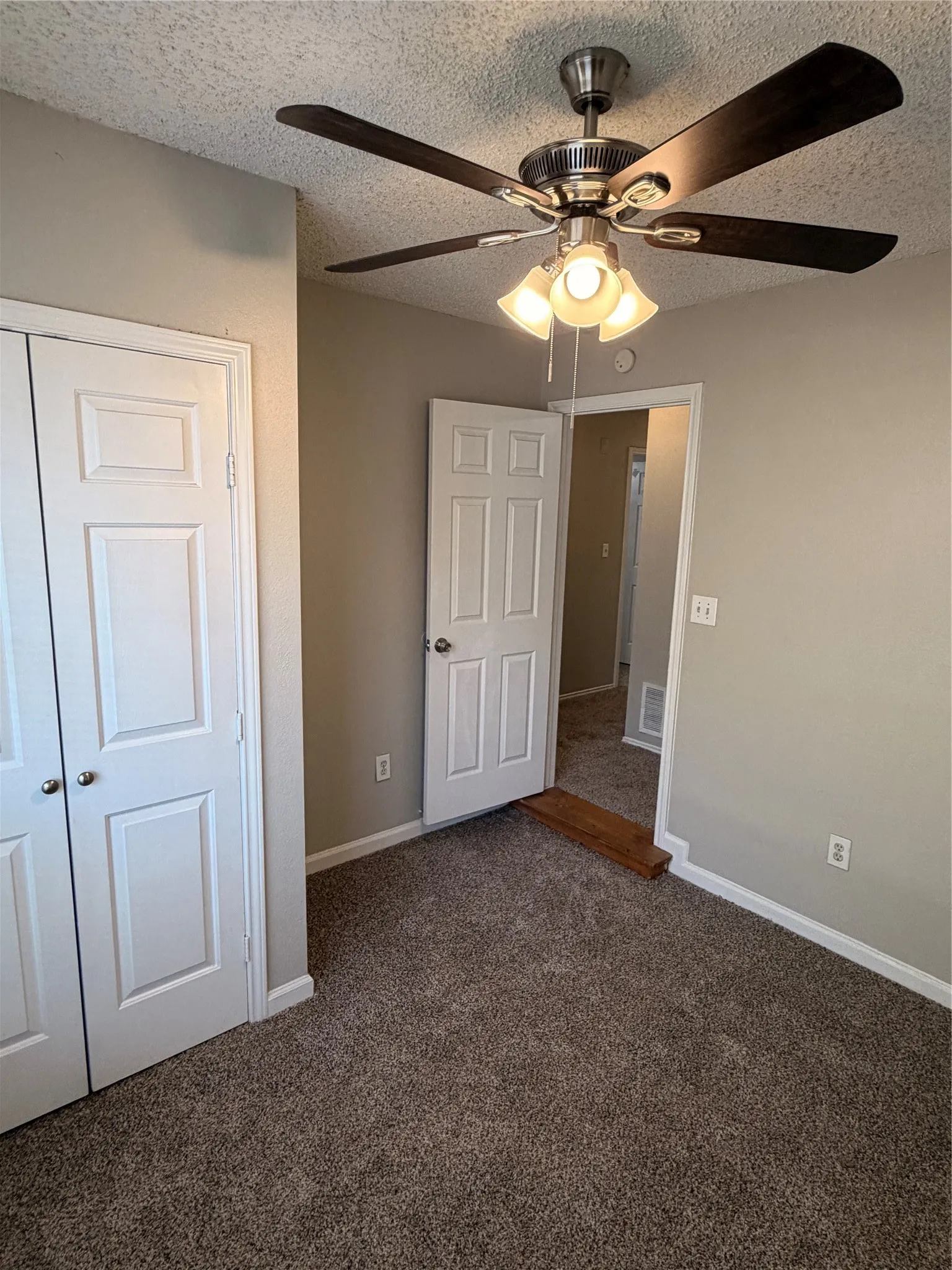 Single Family Residence For Rent in Tarrant County , 1221 Brooklawn Drive, Arlington, Texas 76018, 4 Bedroom, 2 Bathroom, 2 Garage spaces, 1,606 Sqft, built in 1987, mls#21409601, Real Estate Agent in Arlington, Homes For Rent in Tarrant county, Homes For Rent in Arlington, Realtor in Arlington Texas, Real Estate Brokerage Independent Realty Texas, Luminita Cordes Realtor