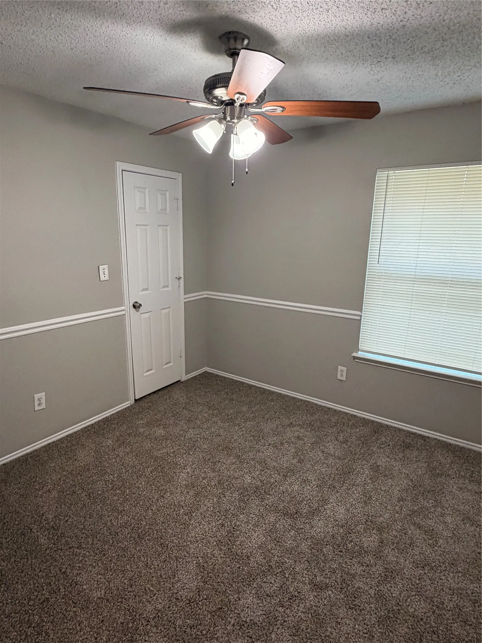 Single Family Residence For Rent in Tarrant County , 1221 Brooklawn Drive, Arlington, Texas 76018, 4 Bedroom, 2 Bathroom, 2 Garage spaces, 1,606 Sqft, built in 1987, mls#21409601, Real Estate Agent in Arlington, Homes For Rent in Tarrant county, Homes For Rent in Arlington, Realtor in Arlington Texas, Real Estate Brokerage Independent Realty Texas, Luminita Cordes Realtor