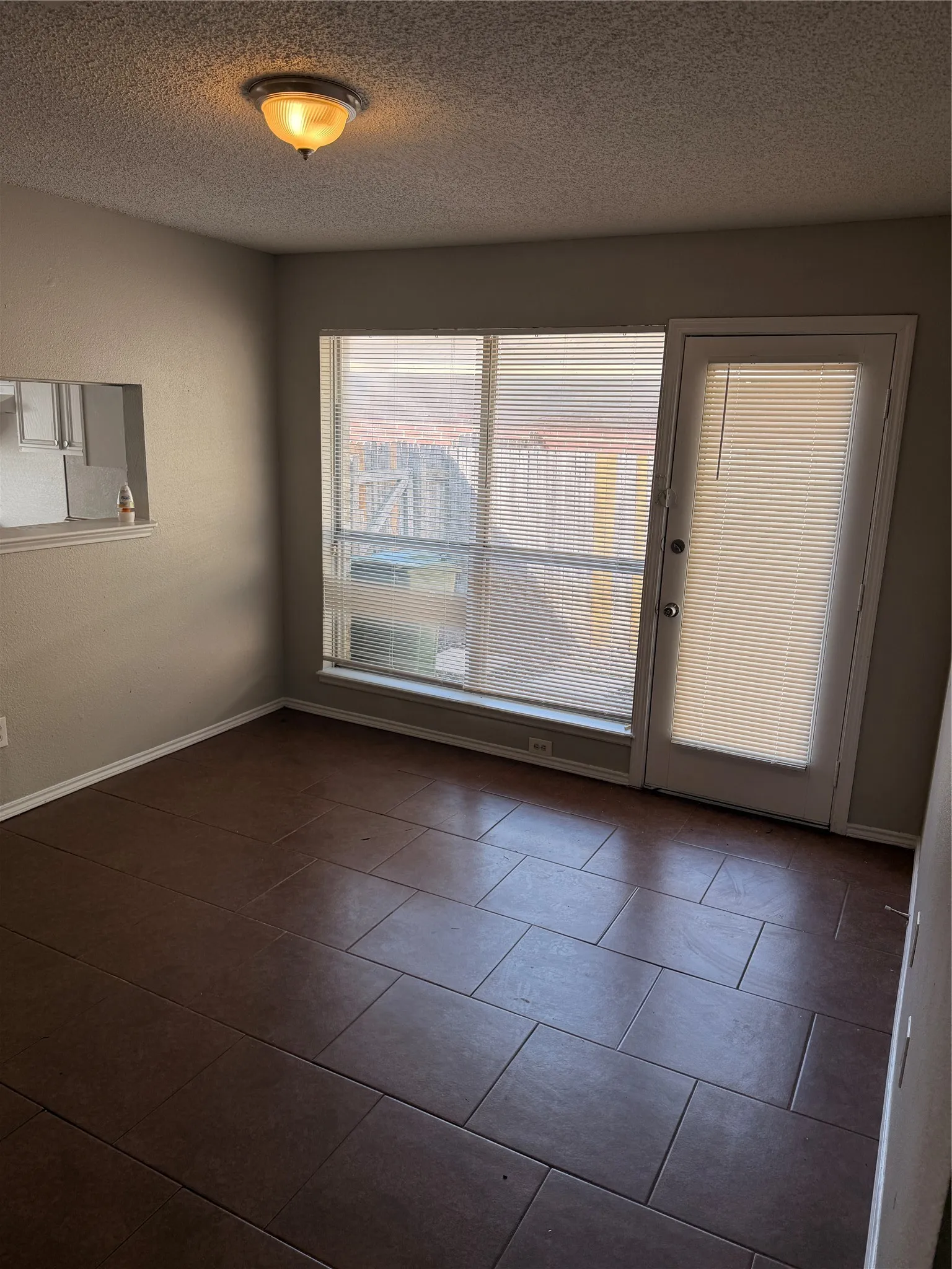 Single Family Residence For Rent in Tarrant County , 1221 Brooklawn Drive, Arlington, Texas 76018, 4 Bedroom, 2 Bathroom, 2 Garage spaces, 1,606 Sqft, built in 1987, mls#21409601, Real Estate Agent in Arlington, Homes For Rent in Tarrant county, Homes For Rent in Arlington, Realtor in Arlington Texas, Real Estate Brokerage Independent Realty Texas, Luminita Cordes Realtor