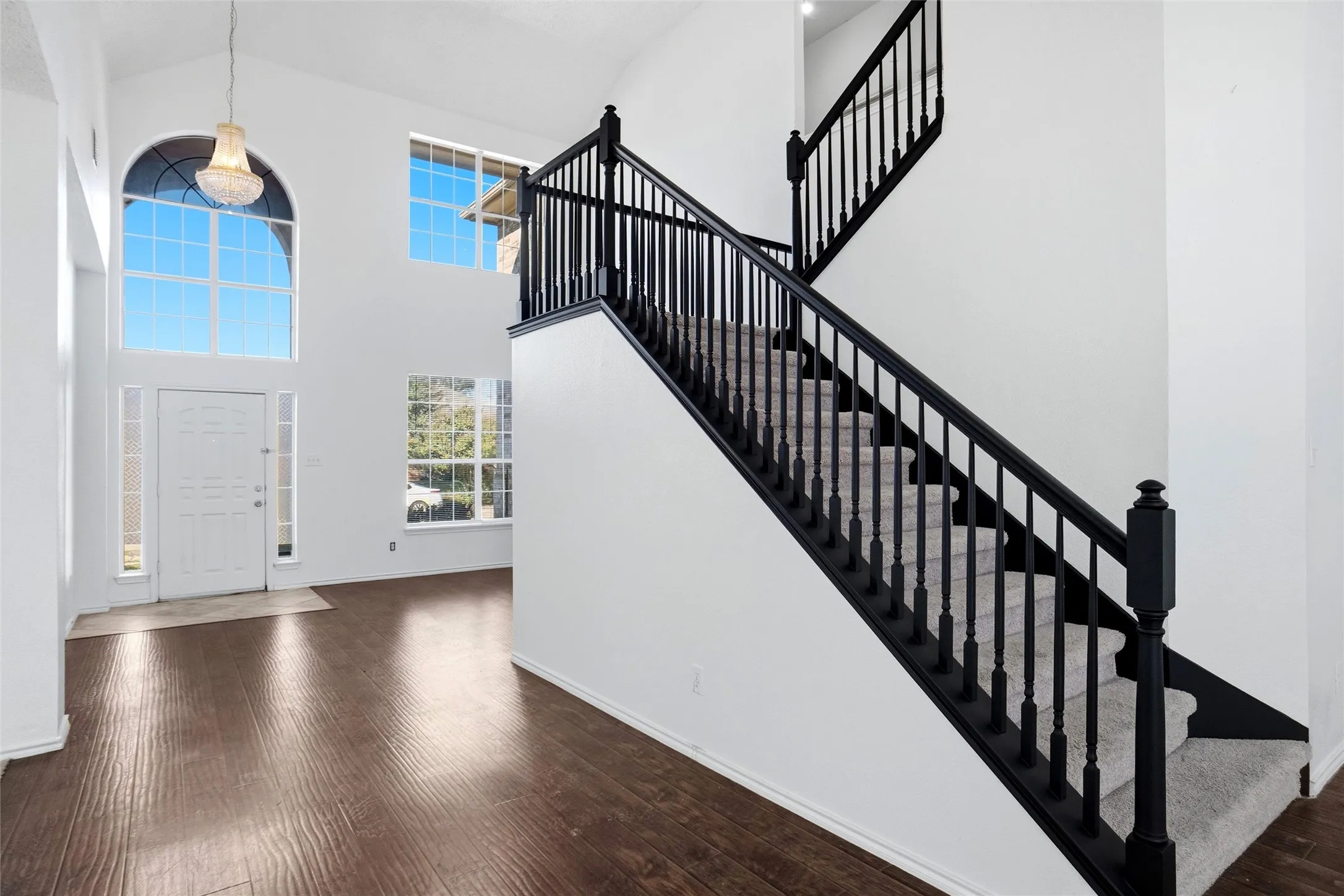 Single Family Residence For Sale in Tarrant County , 2447 Ranchview Drive, Grand Prairie, Texas 75052, 4 Bedroom, 3 Bathroom, 2 Garage spaces, 3,089 Sqft, built in 1999, mls#21403681, Real Estate Agent in Grand Prairie, Homes For Sale in Tarrant county, Homes For Sale in Grand Prairie, Realtor in Grand Prairie Texas, Real Estate Brokerage Independent Realty Texas, Luminita Cordes Realtor
