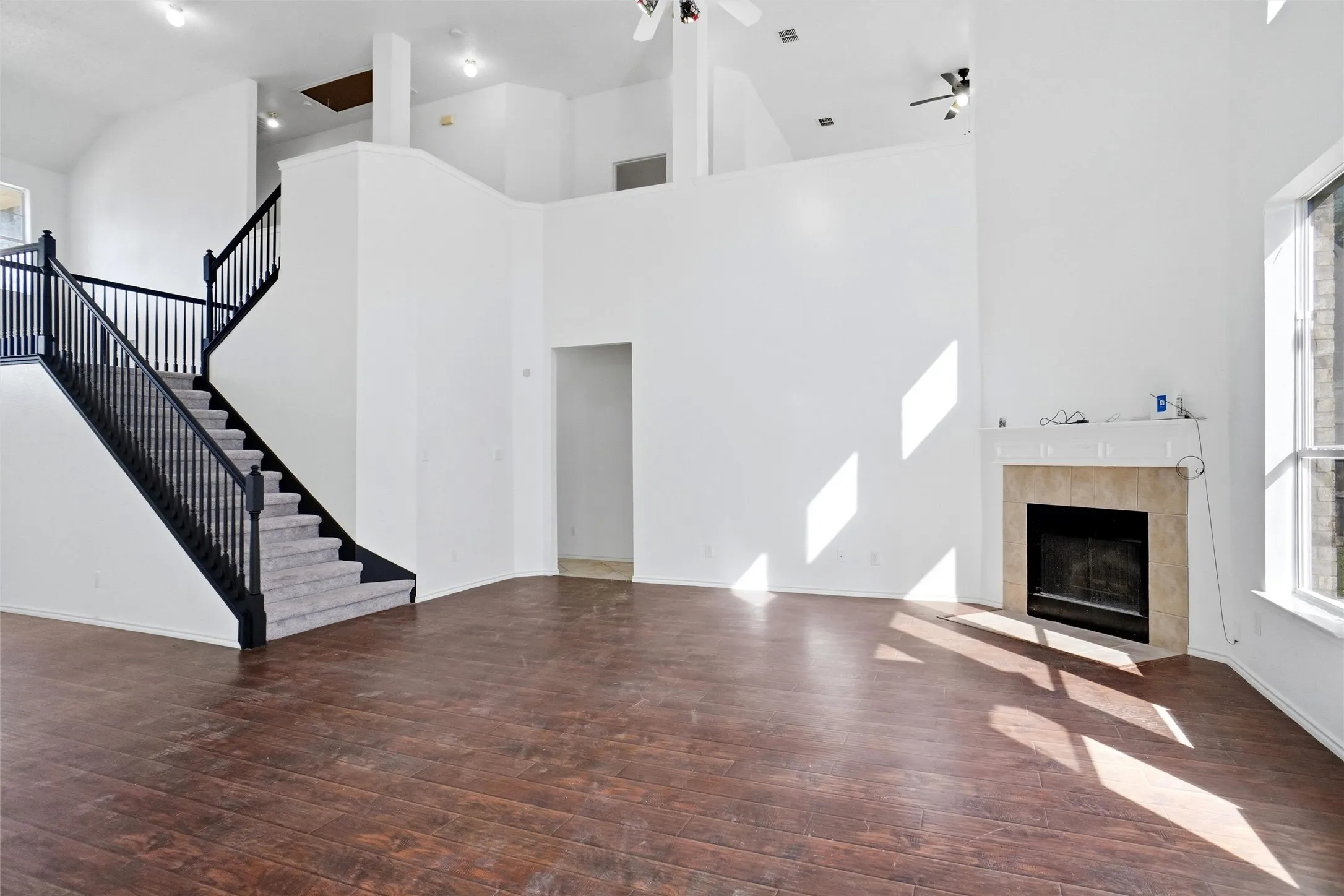 Single Family Residence For Sale in Tarrant County , 2447 Ranchview Drive, Grand Prairie, Texas 75052, 4 Bedroom, 3 Bathroom, 2 Garage spaces, 3,089 Sqft, built in 1999, mls#21403681, Real Estate Agent in Grand Prairie, Homes For Sale in Tarrant county, Homes For Sale in Grand Prairie, Realtor in Grand Prairie Texas, Real Estate Brokerage Independent Realty Texas, Luminita Cordes Realtor