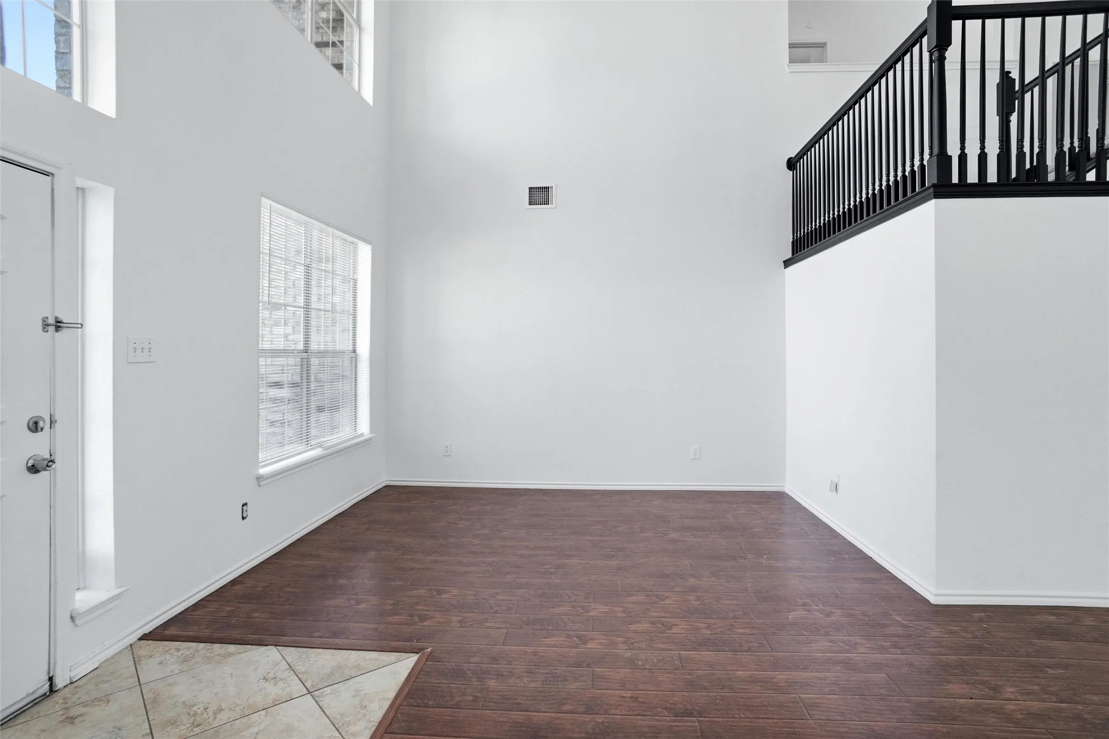 Single Family Residence For Sale in Tarrant County , 2447 Ranchview Drive, Grand Prairie, Texas 75052, 4 Bedroom, 3 Bathroom, 2 Garage spaces, 3,089 Sqft, built in 1999, mls#21403681, Real Estate Agent in Grand Prairie, Homes For Sale in Tarrant county, Homes For Sale in Grand Prairie, Realtor in Grand Prairie Texas, Real Estate Brokerage Independent Realty Texas, Luminita Cordes Realtor