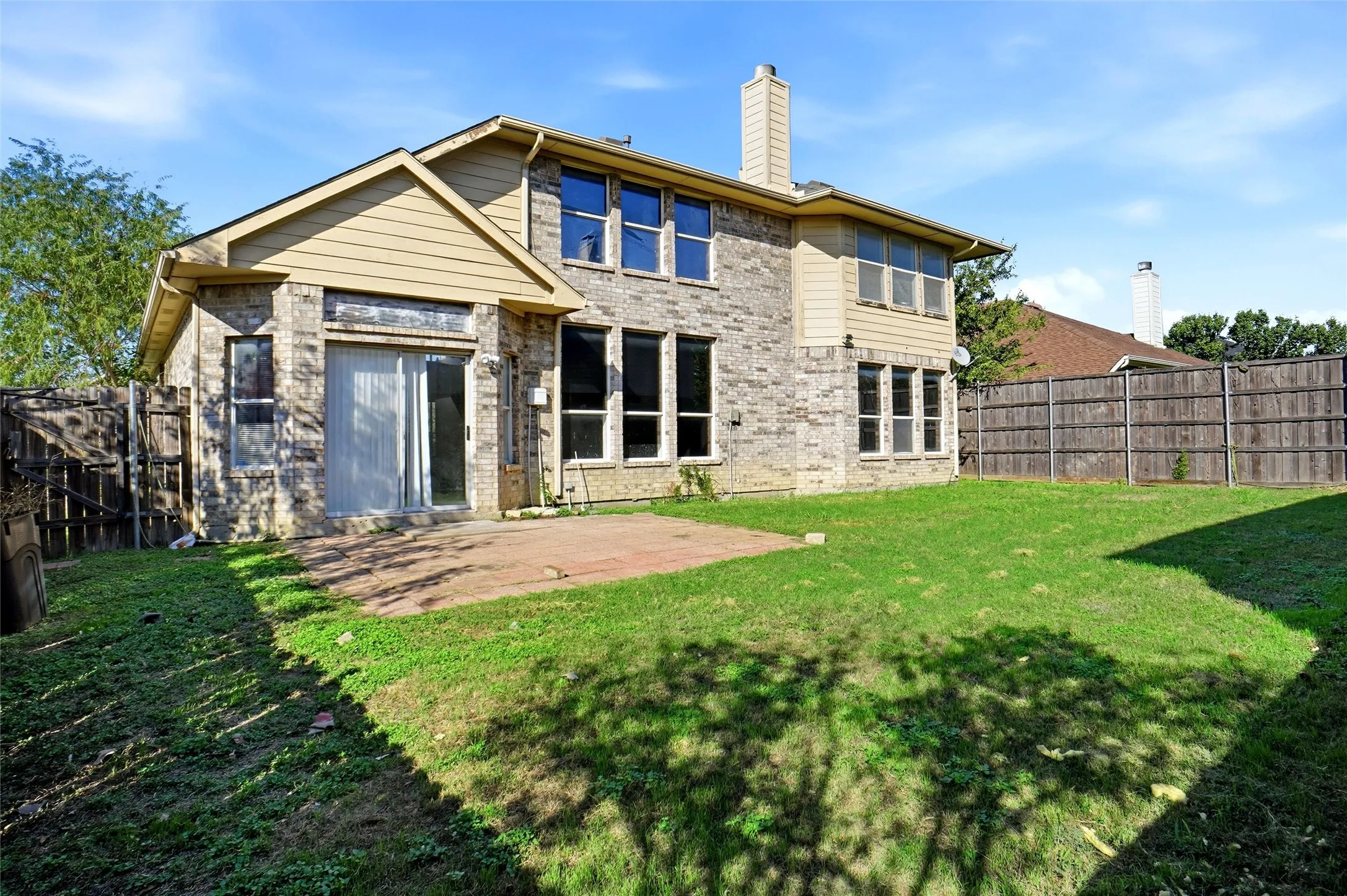 Single Family Residence For Sale in Tarrant County , 2447 Ranchview Drive, Grand Prairie, Texas 75052, 4 Bedroom, 3 Bathroom, 2 Garage spaces, 3,089 Sqft, built in 1999, mls#21403681, Real Estate Agent in Grand Prairie, Homes For Sale in Tarrant county, Homes For Sale in Grand Prairie, Realtor in Grand Prairie Texas, Real Estate Brokerage Independent Realty Texas, Luminita Cordes Realtor
