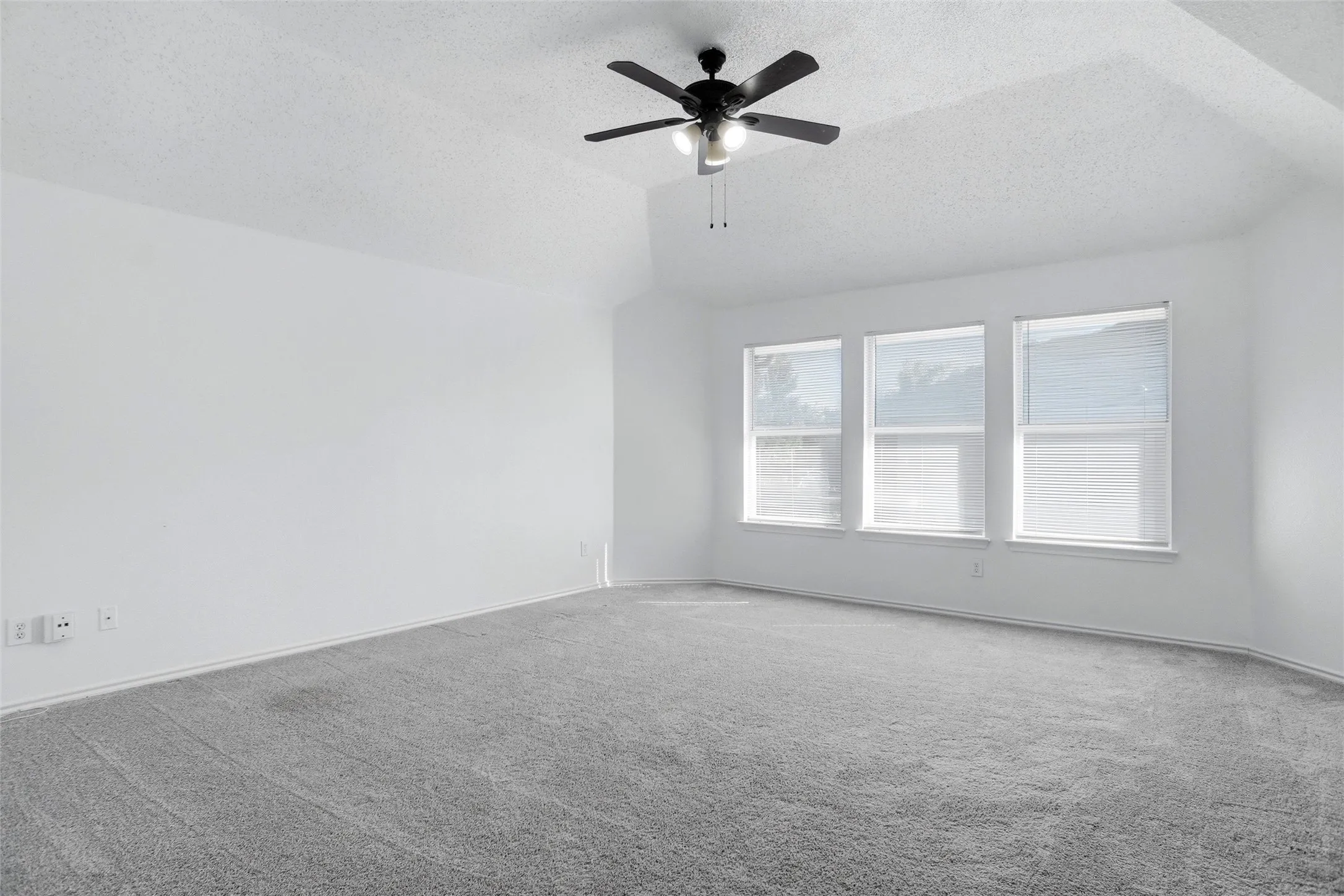 Single Family Residence For Sale in Tarrant County , 2447 Ranchview Drive, Grand Prairie, Texas 75052, 4 Bedroom, 3 Bathroom, 2 Garage spaces, 3,089 Sqft, built in 1999, mls#21403681, Real Estate Agent in Grand Prairie, Homes For Sale in Tarrant county, Homes For Sale in Grand Prairie, Realtor in Grand Prairie Texas, Real Estate Brokerage Independent Realty Texas, Luminita Cordes Realtor