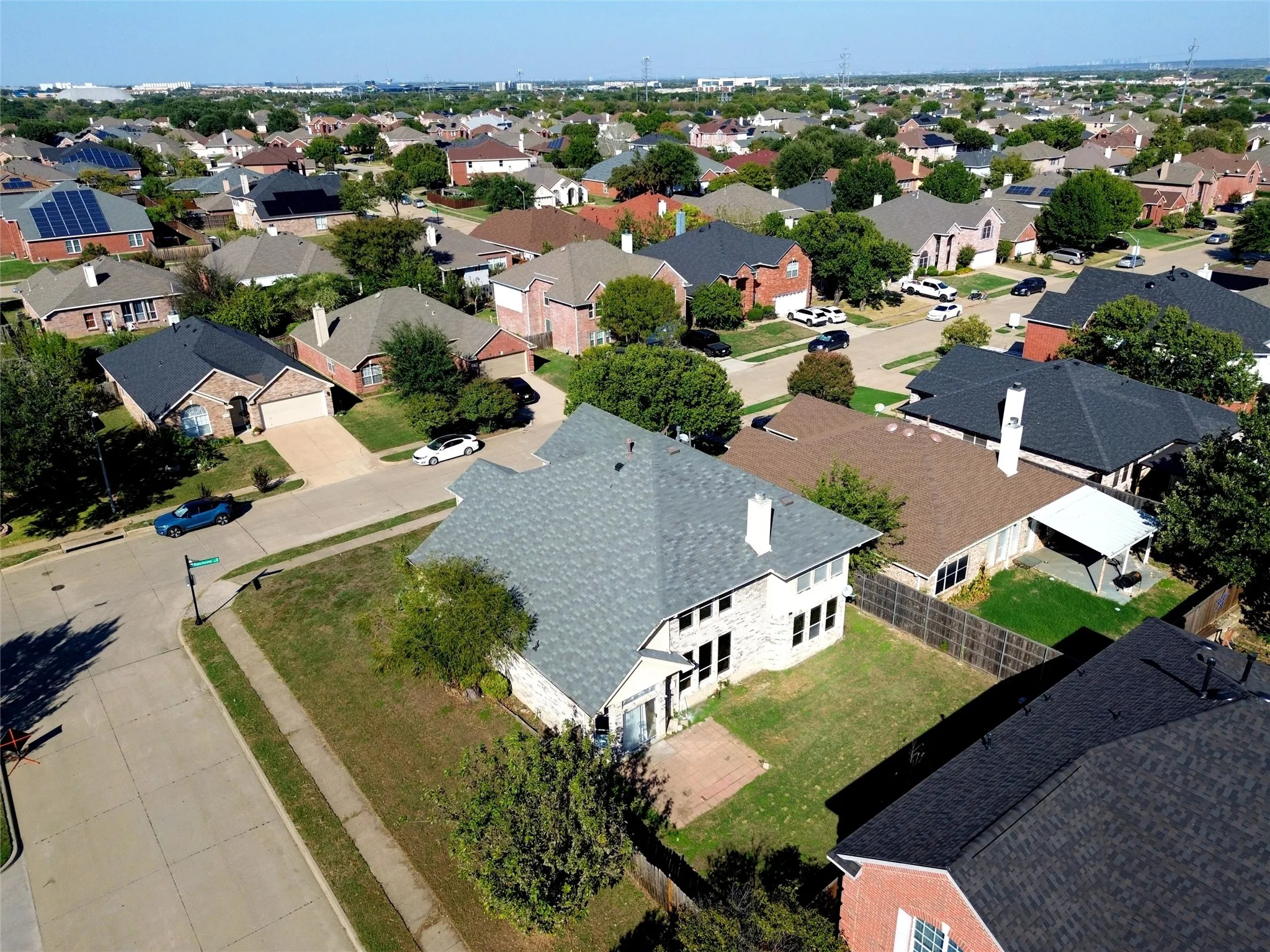 Single Family Residence For Sale in Tarrant County , 2447 Ranchview Drive, Grand Prairie, Texas 75052, 4 Bedroom, 3 Bathroom, 2 Garage spaces, 3,089 Sqft, built in 1999, mls#21403681, Real Estate Agent in Grand Prairie, Homes For Sale in Tarrant county, Homes For Sale in Grand Prairie, Realtor in Grand Prairie Texas, Real Estate Brokerage Independent Realty Texas, Luminita Cordes Realtor