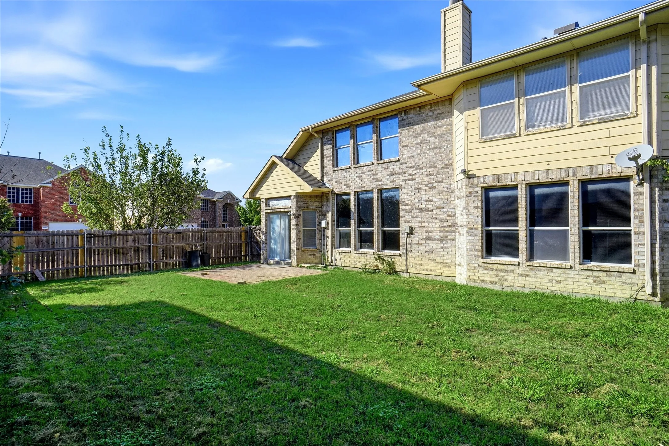Single Family Residence For Sale in Tarrant County , 2447 Ranchview Drive, Grand Prairie, Texas 75052, 4 Bedroom, 3 Bathroom, 2 Garage spaces, 3,089 Sqft, built in 1999, mls#21403681, Real Estate Agent in Grand Prairie, Homes For Sale in Tarrant county, Homes For Sale in Grand Prairie, Realtor in Grand Prairie Texas, Real Estate Brokerage Independent Realty Texas, Luminita Cordes Realtor