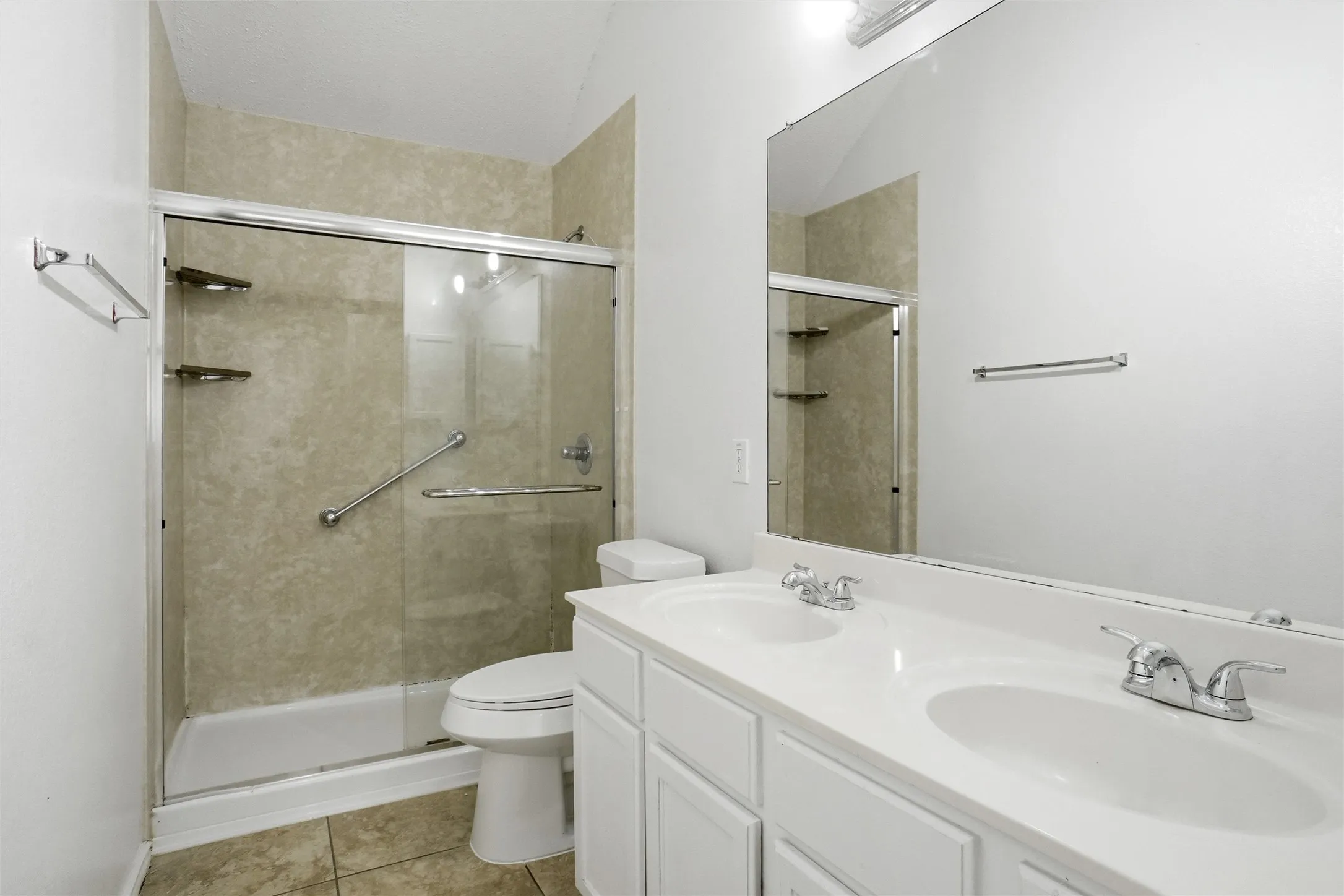 Single Family Residence For Sale in Tarrant County , 2447 Ranchview Drive, Grand Prairie, Texas 75052, 4 Bedroom, 3 Bathroom, 2 Garage spaces, 3,089 Sqft, built in 1999, mls#21403681, Real Estate Agent in Grand Prairie, Homes For Sale in Tarrant county, Homes For Sale in Grand Prairie, Realtor in Grand Prairie Texas, Real Estate Brokerage Independent Realty Texas, Luminita Cordes Realtor