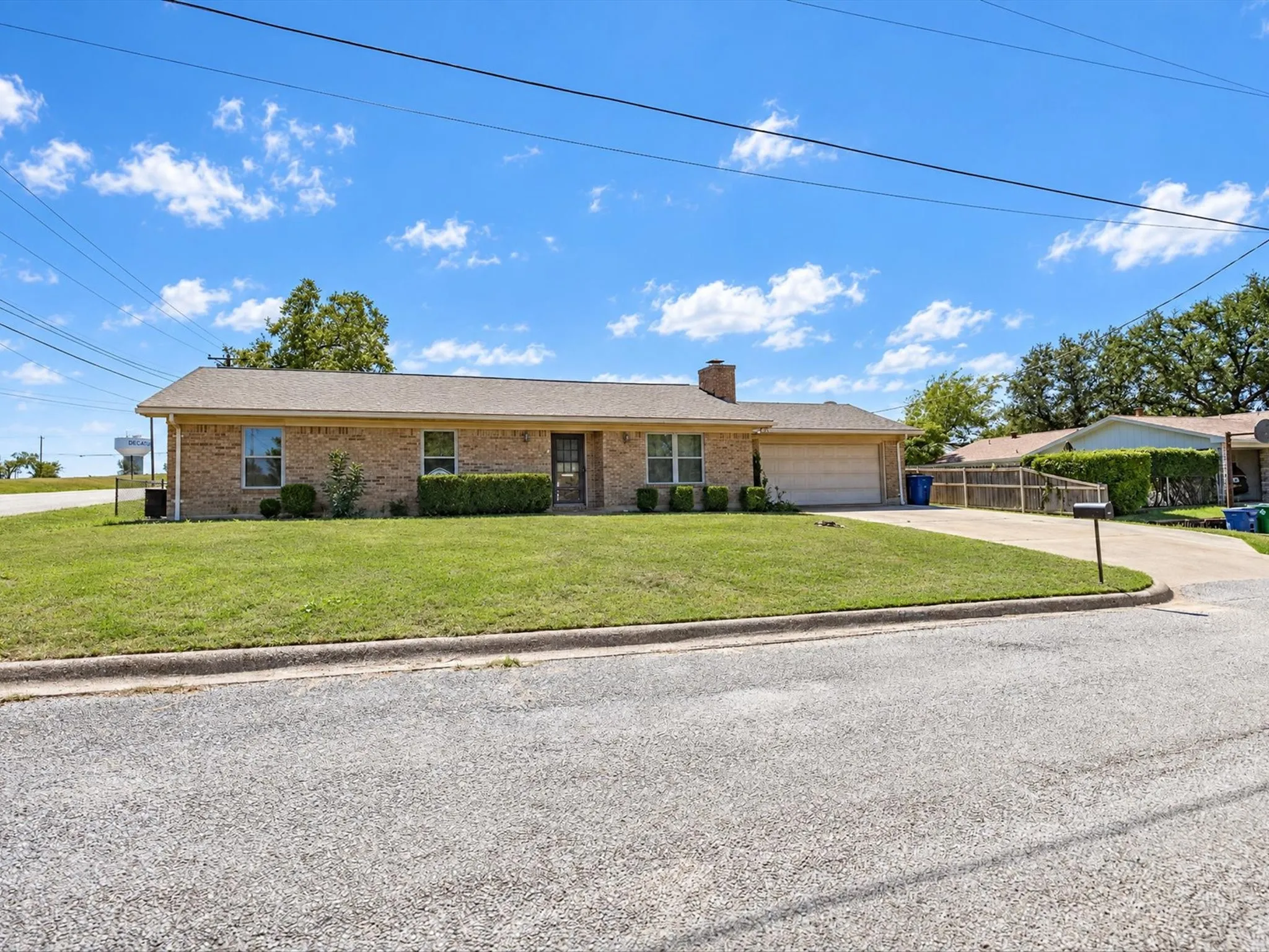 Single Family Residence For Sale in Wise County , 101 W Park Street, Decatur, Texas 76234, 3 Bedroom, 2 Bathroom, 2 Garage spaces, 1,425 Sqft, built in 1970, mls#21409476, Real Estate Agent in Decatur, Homes For Sale in Wise county, Homes For Sale in Decatur, Realtor in Decatur Texas, Real Estate Brokerage Independent Realty Texas, Luminita Cordes Realtor