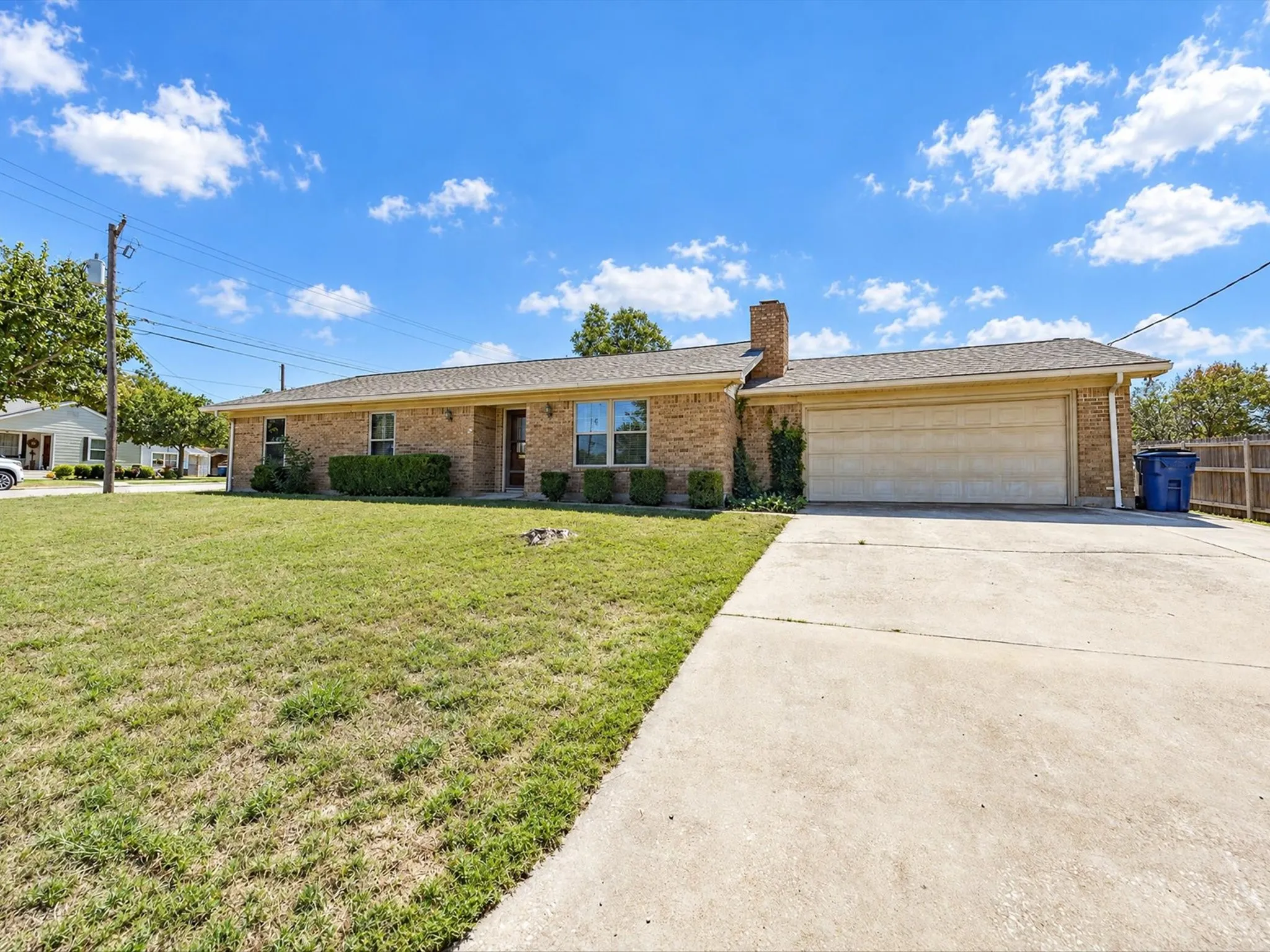 Single Family Residence For Sale in Wise County , 101 W Park Street, Decatur, Texas 76234, 3 Bedroom, 2 Bathroom, 2 Garage spaces, 1,425 Sqft, built in 1970, mls#21409476, Real Estate Agent in Decatur, Homes For Sale in Wise county, Homes For Sale in Decatur, Realtor in Decatur Texas, Real Estate Brokerage Independent Realty Texas, Luminita Cordes Realtor