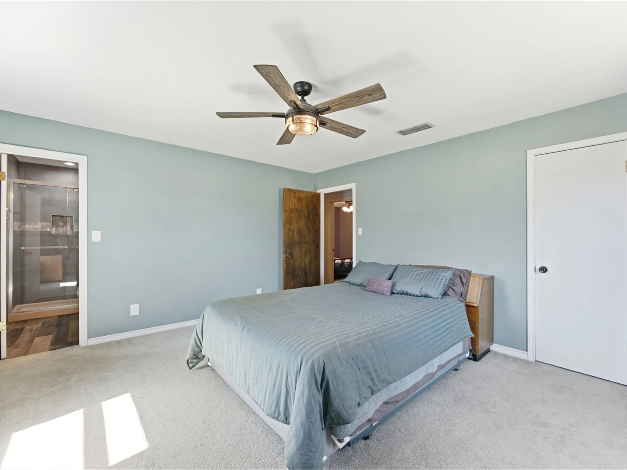 Single Family Residence For Sale in Wise County , 101 W Park Street, Decatur, Texas 76234, 3 Bedroom, 2 Bathroom, 2 Garage spaces, 1,425 Sqft, built in 1970, mls#21409476, Real Estate Agent in Decatur, Homes For Sale in Wise county, Homes For Sale in Decatur, Realtor in Decatur Texas, Real Estate Brokerage Independent Realty Texas, Luminita Cordes Realtor