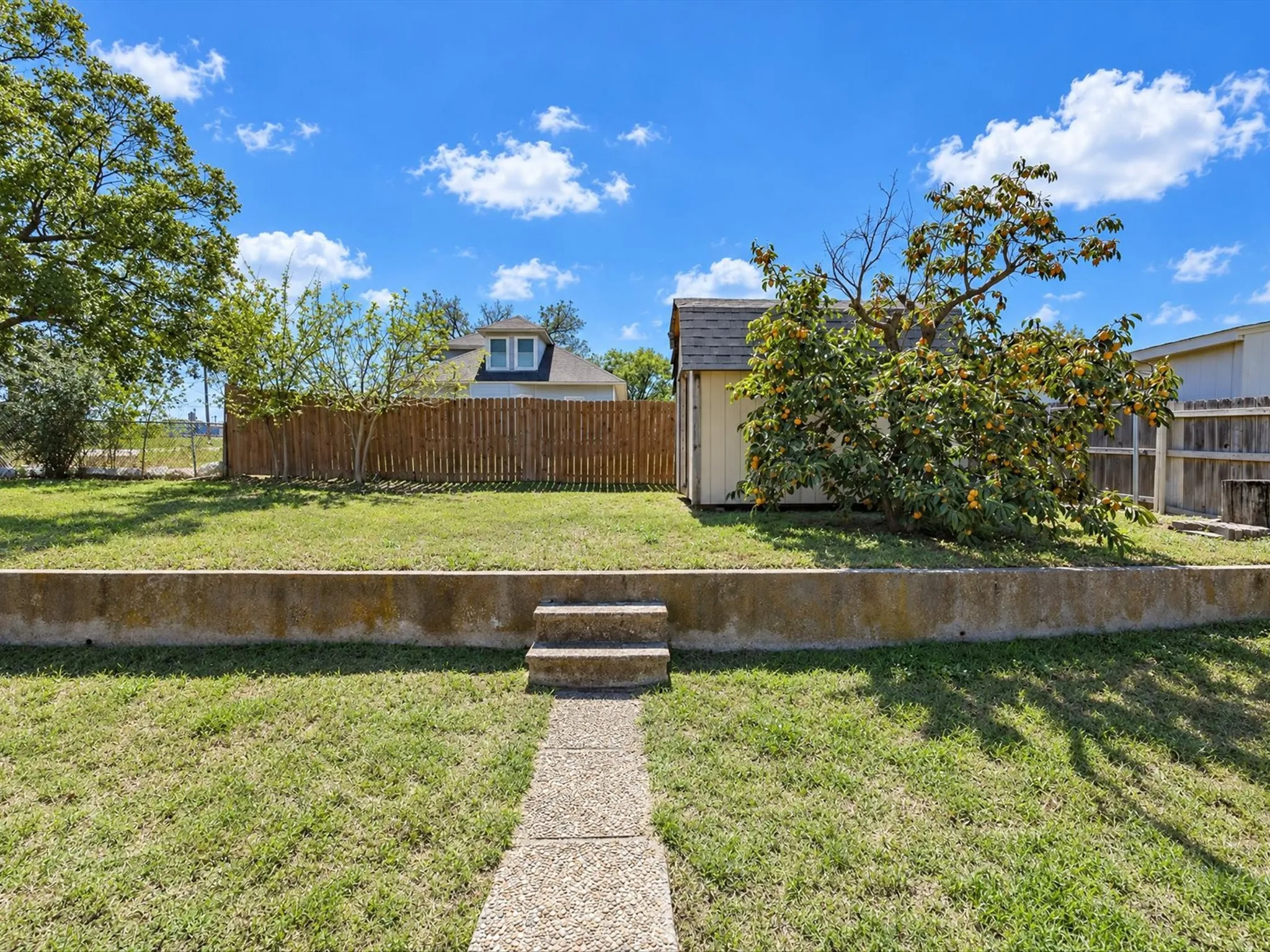 Single Family Residence For Sale in Wise County , 101 W Park Street, Decatur, Texas 76234, 3 Bedroom, 2 Bathroom, 2 Garage spaces, 1,425 Sqft, built in 1970, mls#21409476, Real Estate Agent in Decatur, Homes For Sale in Wise county, Homes For Sale in Decatur, Realtor in Decatur Texas, Real Estate Brokerage Independent Realty Texas, Luminita Cordes Realtor