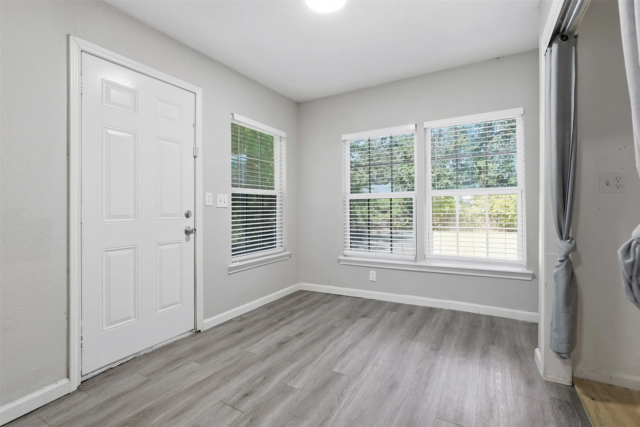 Single Family Residence For Rent in Johnson County , 205 Olive Street, Cleburne, Texas 76031, 3 Bedroom, 1 Bathroom, Garage spaces, 1,150 Sqft, built in 1935, mls#21409592, Real Estate Agent in Cleburne, Homes For Rent in Johnson county, Homes For Rent in Cleburne, Realtor in Cleburne Texas, Real Estate Brokerage Independent Realty Texas, Luminita Cordes Realtor
